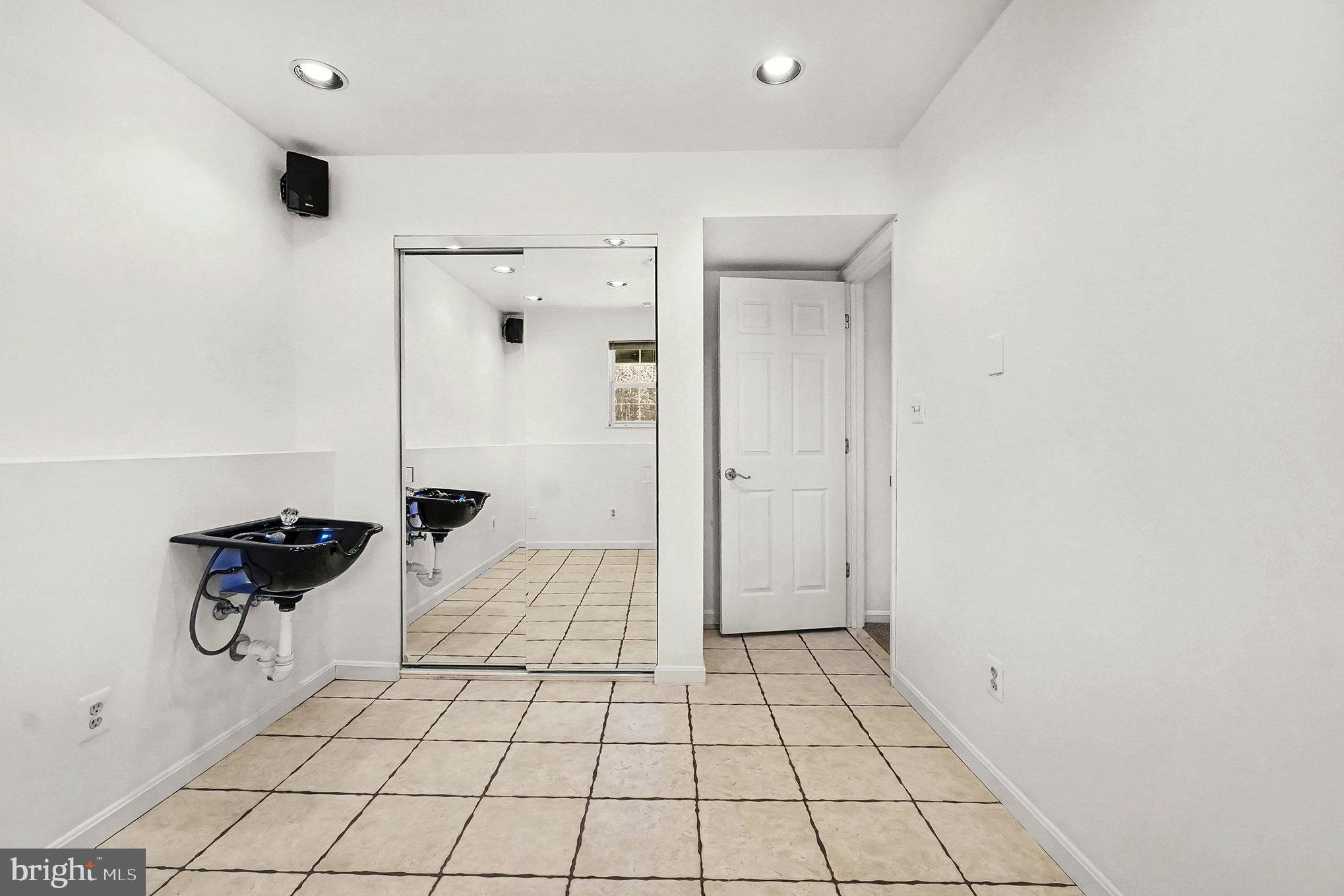 SENECA GARDENS - Residential