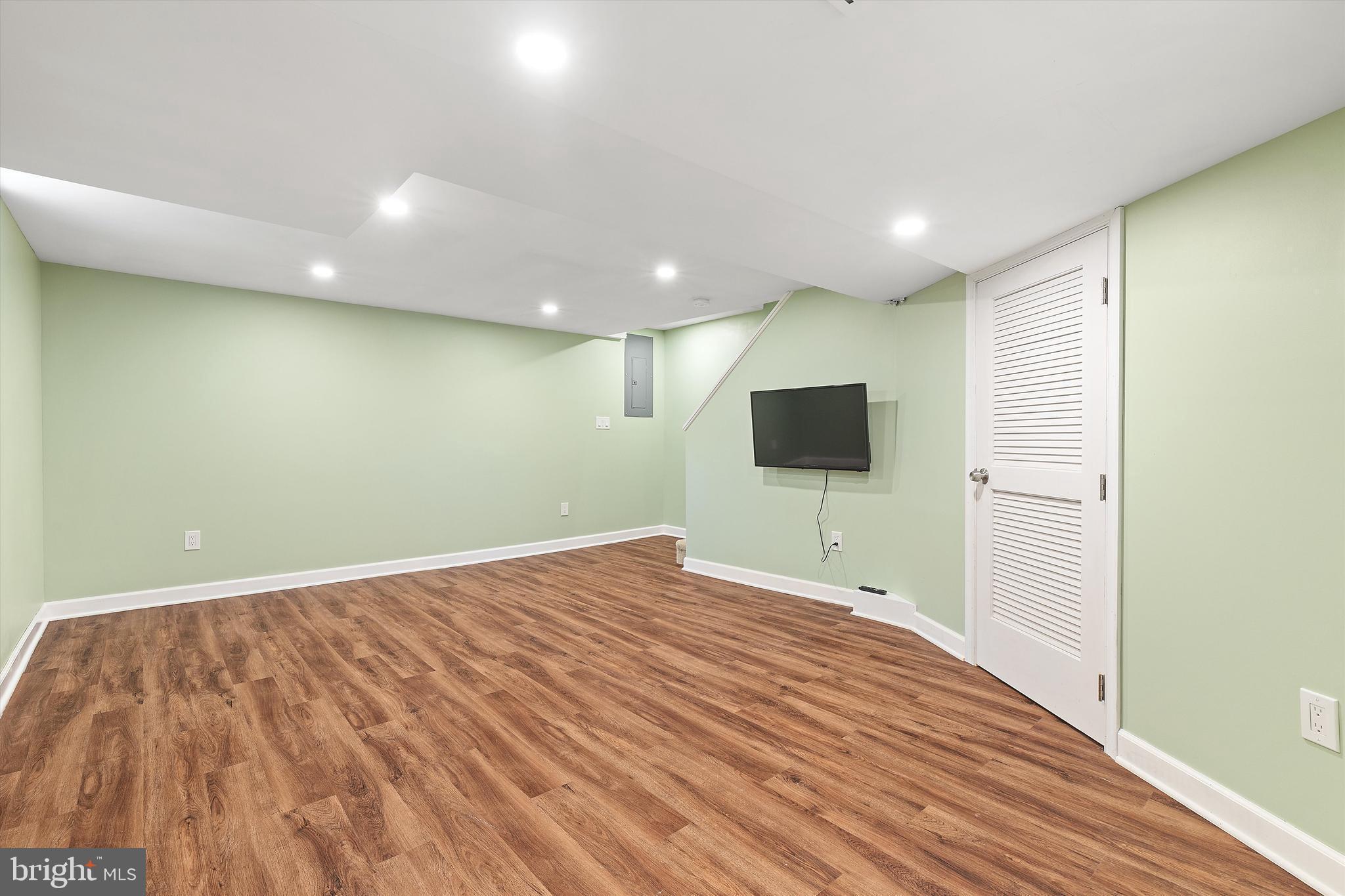 JEFFERSON MANOR - Residential