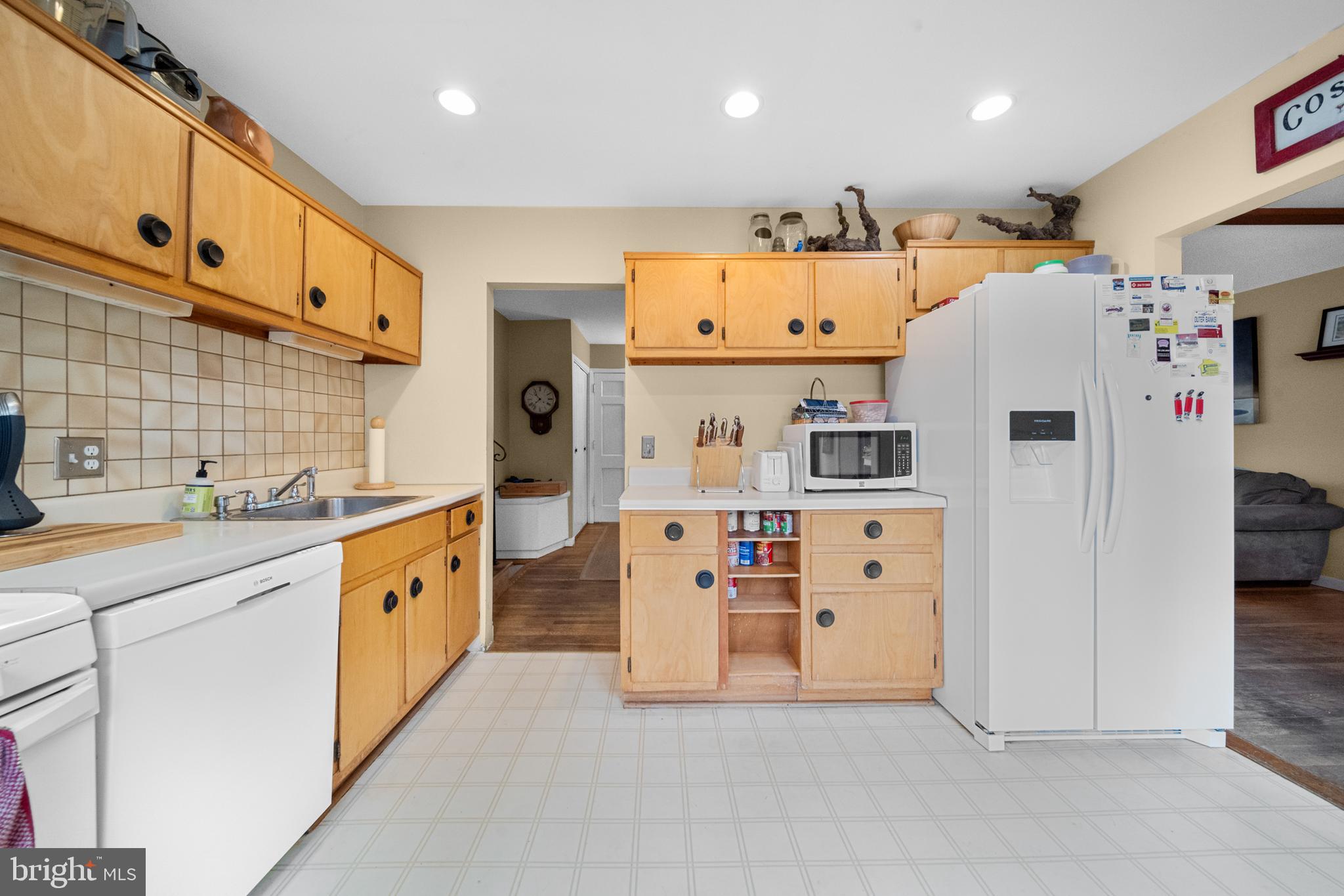 FAIRFAX VILLA - Residential