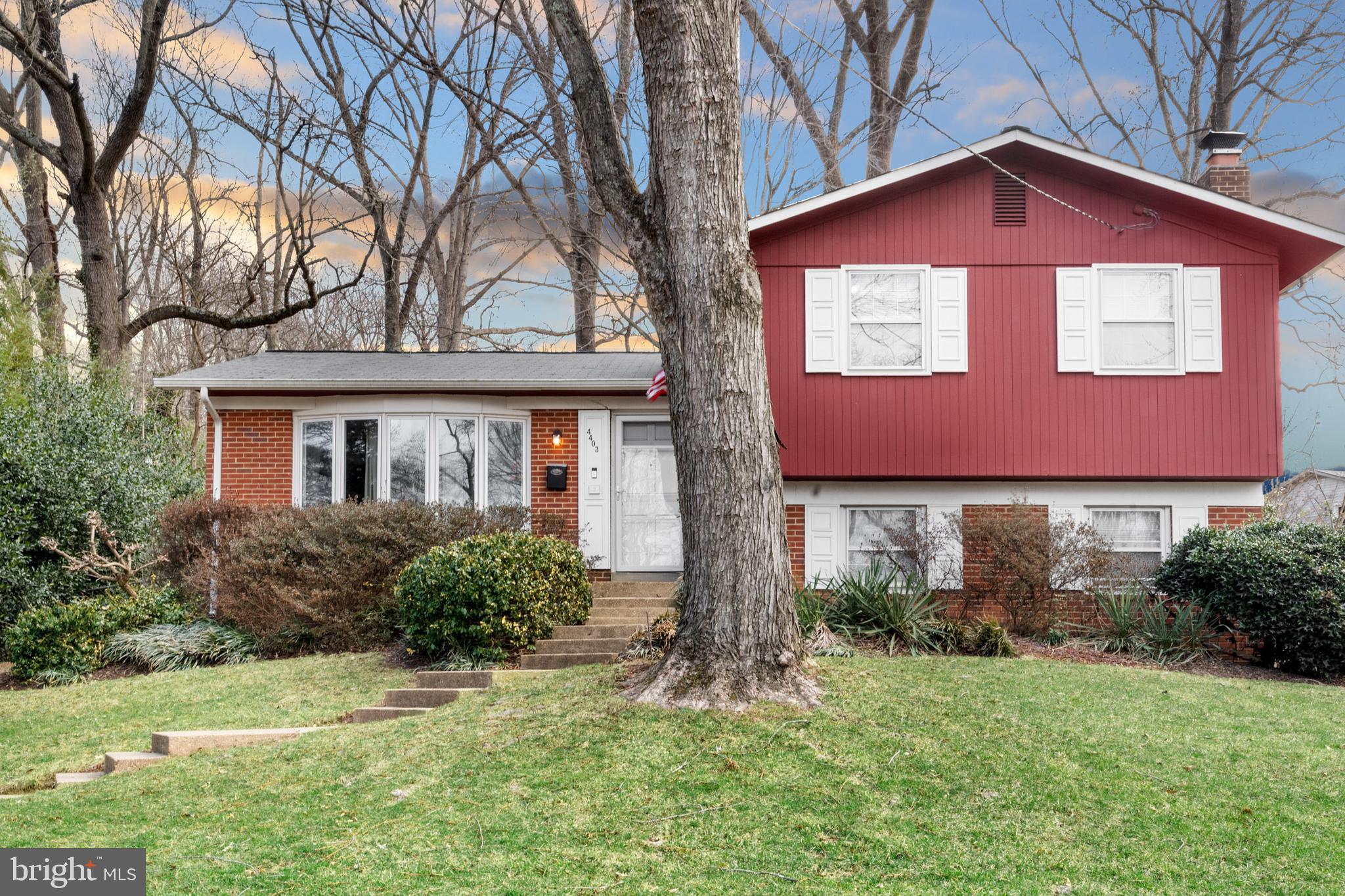 FAIRFAX VILLA - Residential