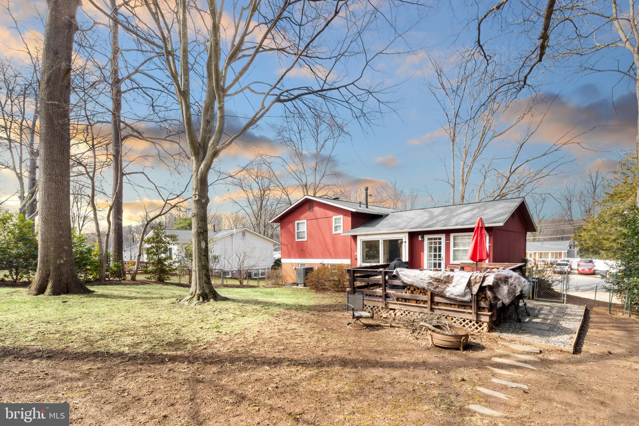 FAIRFAX VILLA - Residential