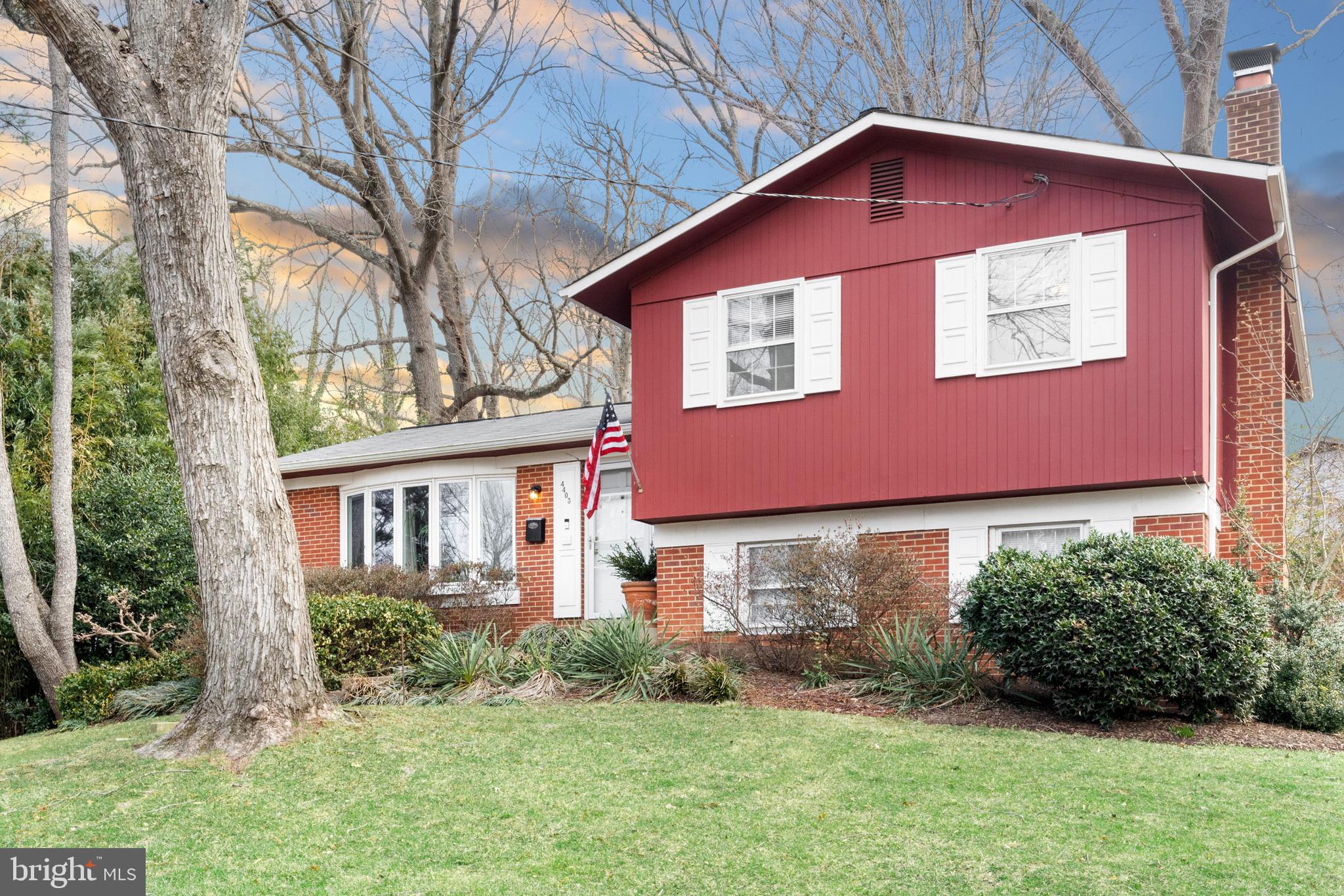 FAIRFAX VILLA - Residential