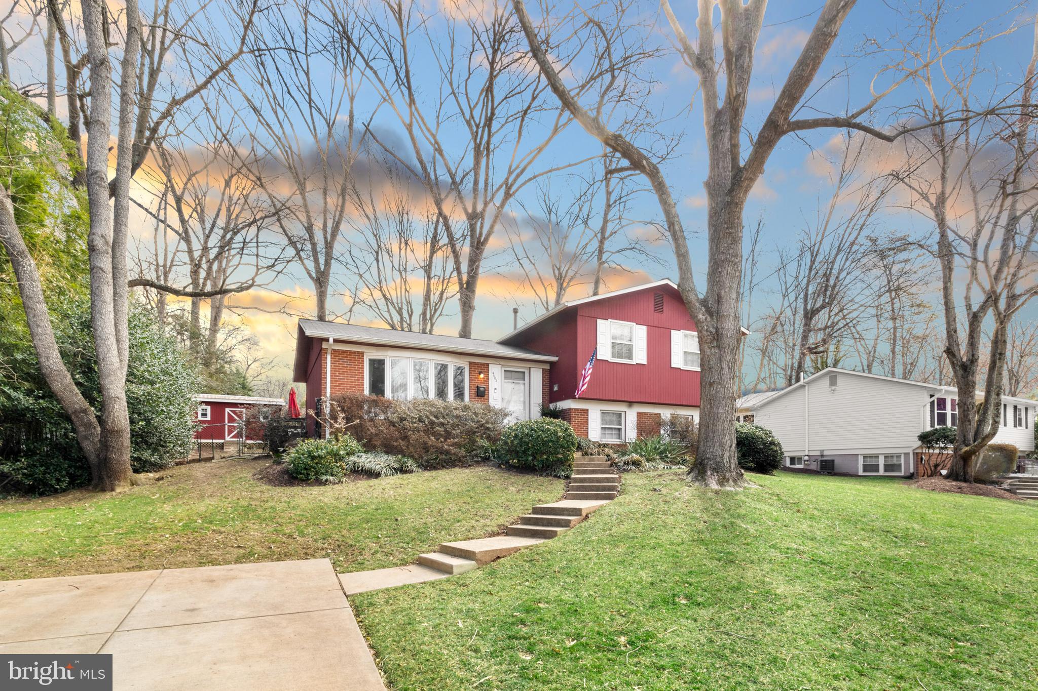 FAIRFAX VILLA - Residential