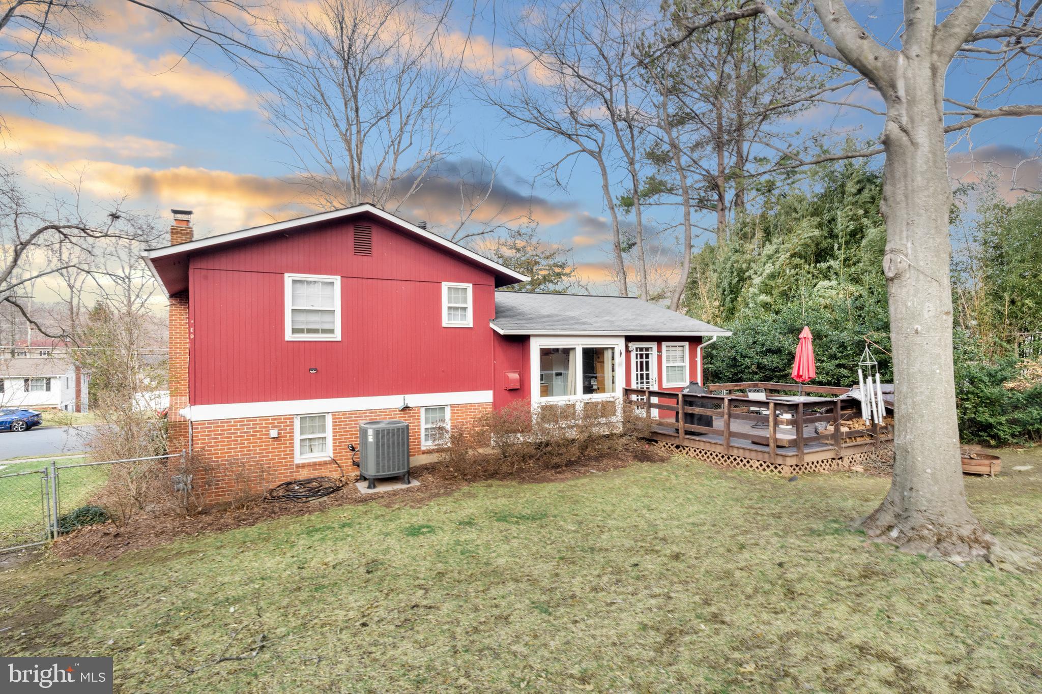 FAIRFAX VILLA - Residential