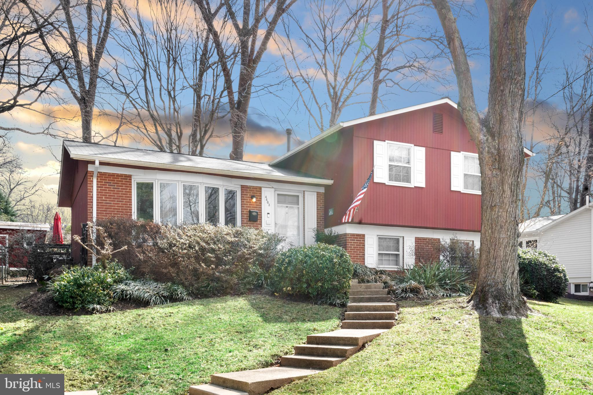 FAIRFAX VILLA - Residential