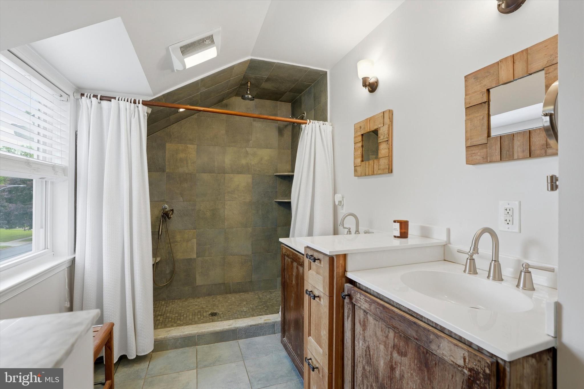 WOODMERE - Residential
