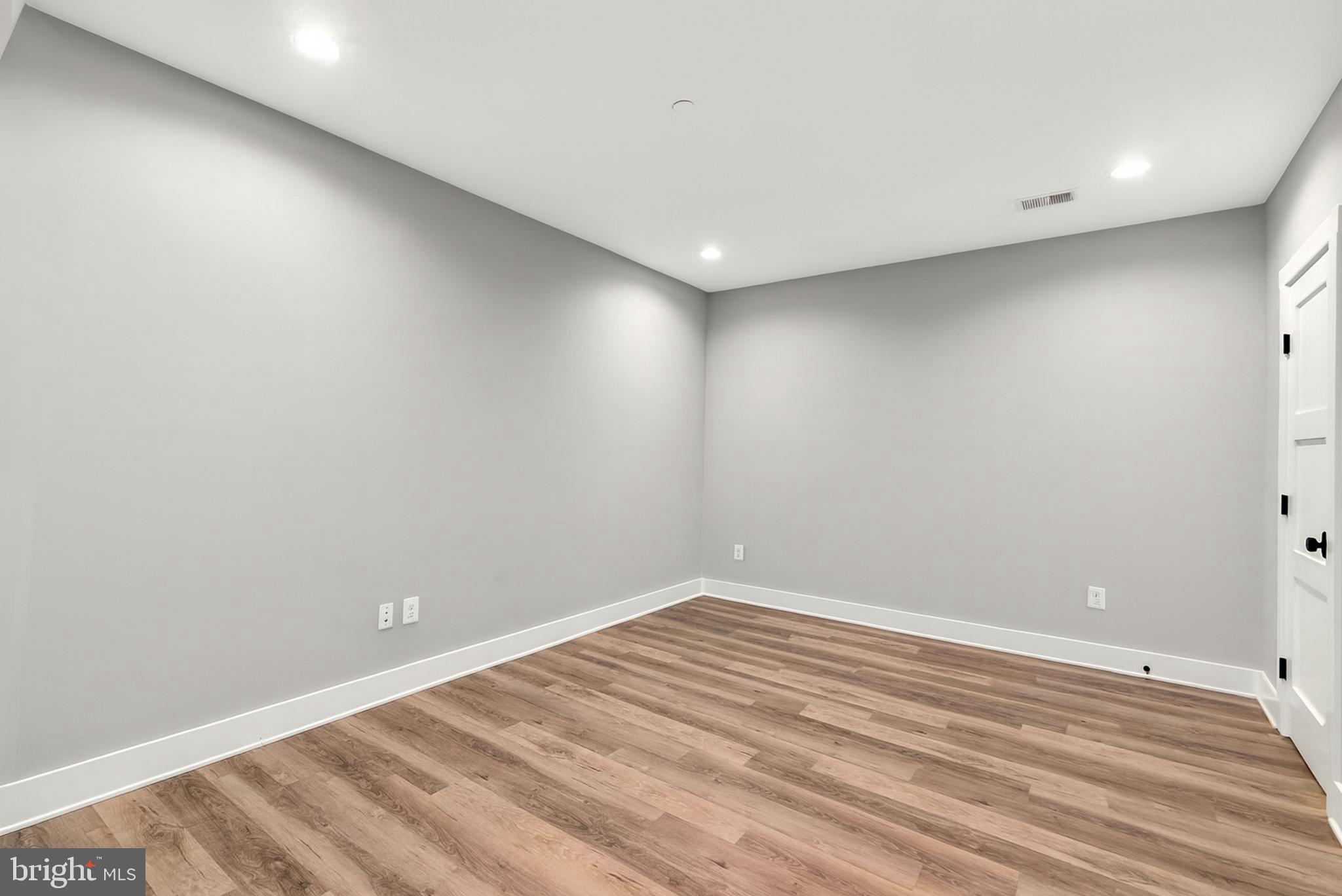 ALLNUTT FARMS ESTATES - Residential