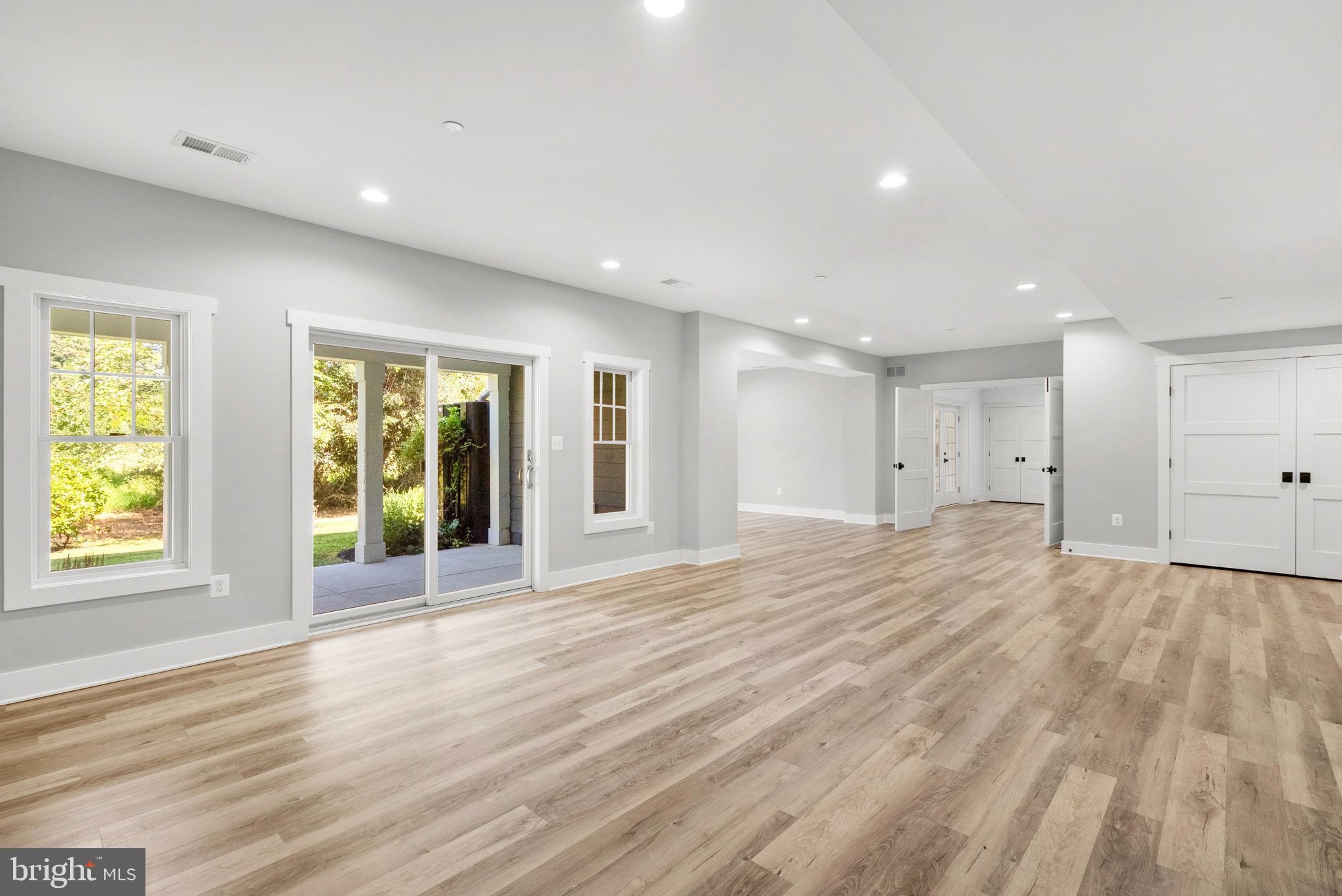 ALLNUTT FARMS ESTATES - Residential