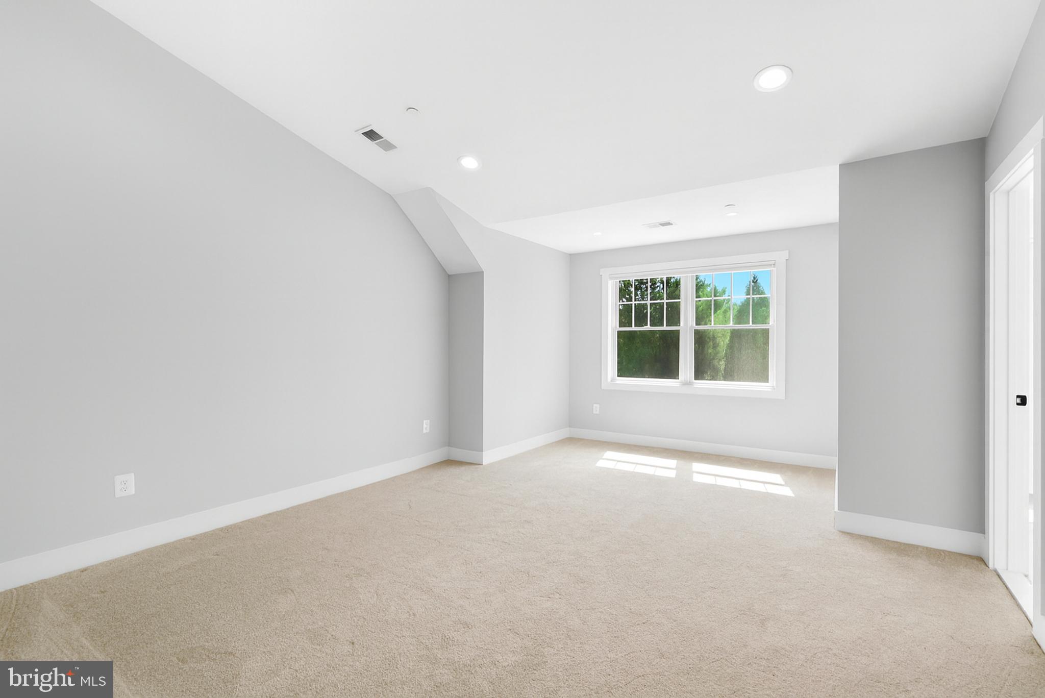 ALLNUTT FARMS ESTATES - Residential