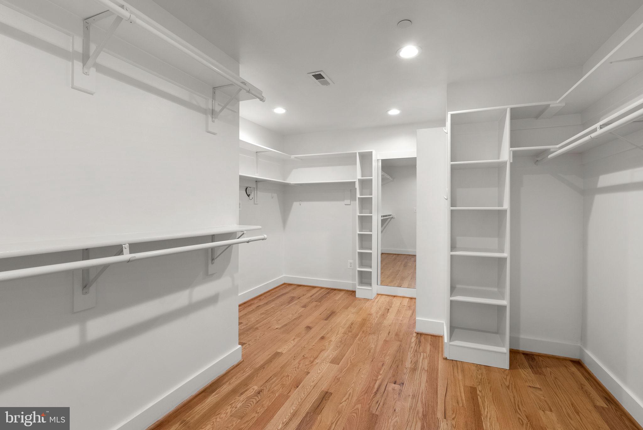 ALLNUTT FARMS ESTATES - Residential