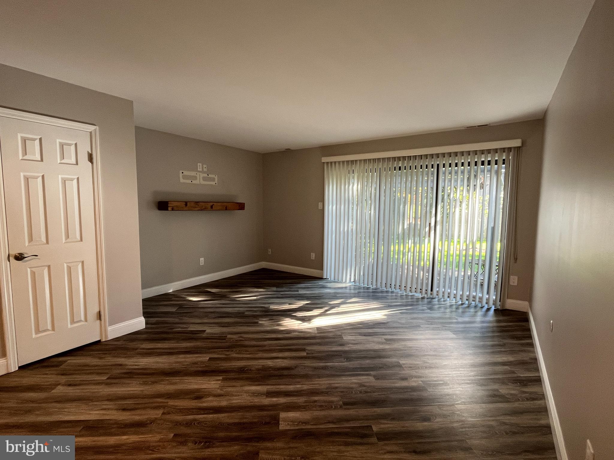 LANDMARK - Residential Lease