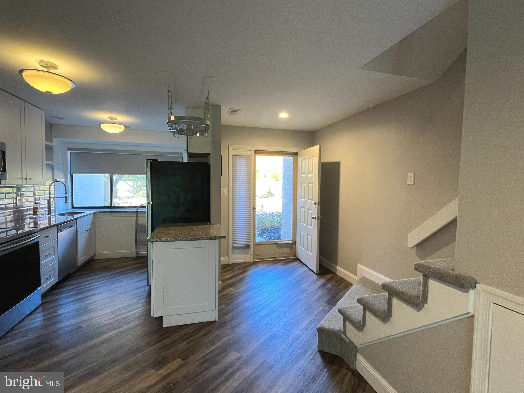 LANDMARK - Residential Lease