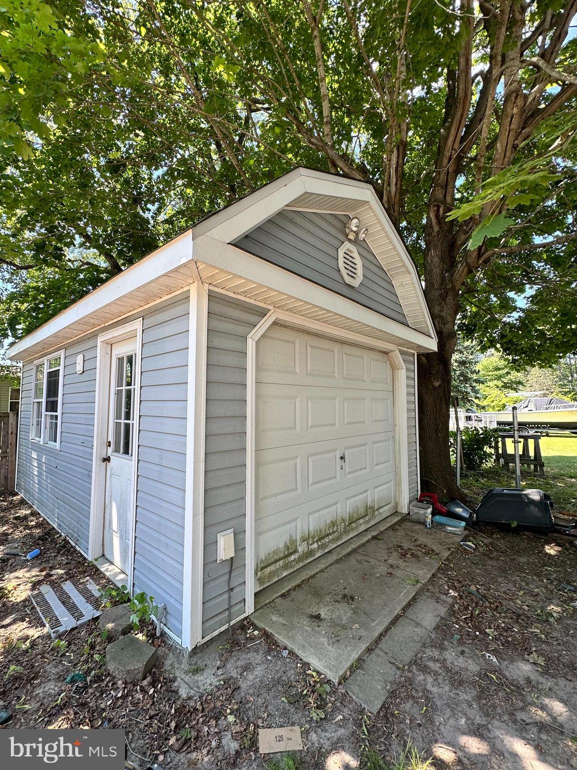 WHITE HOUSE BEACH - Residential