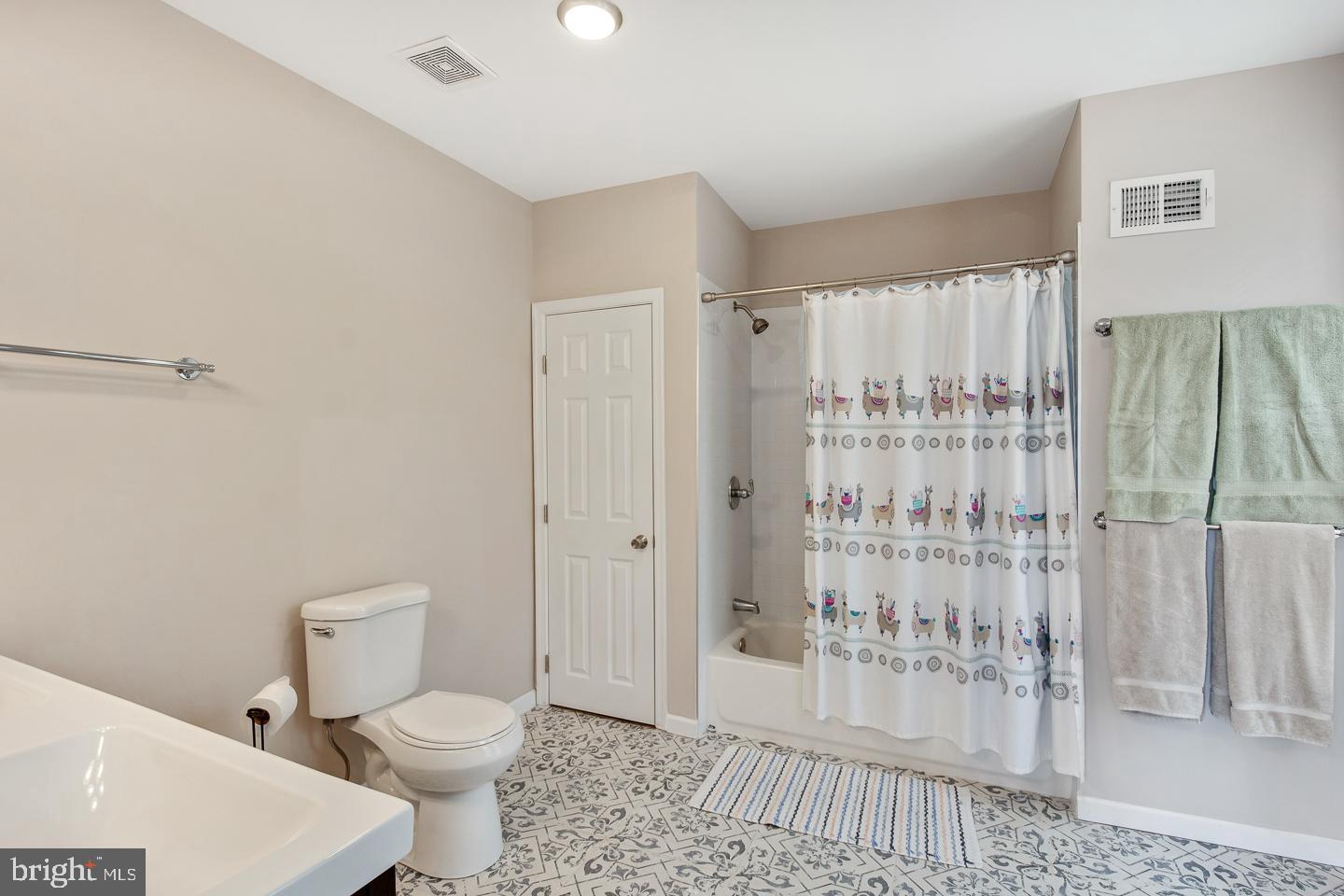 WALNUT HILL - Residential