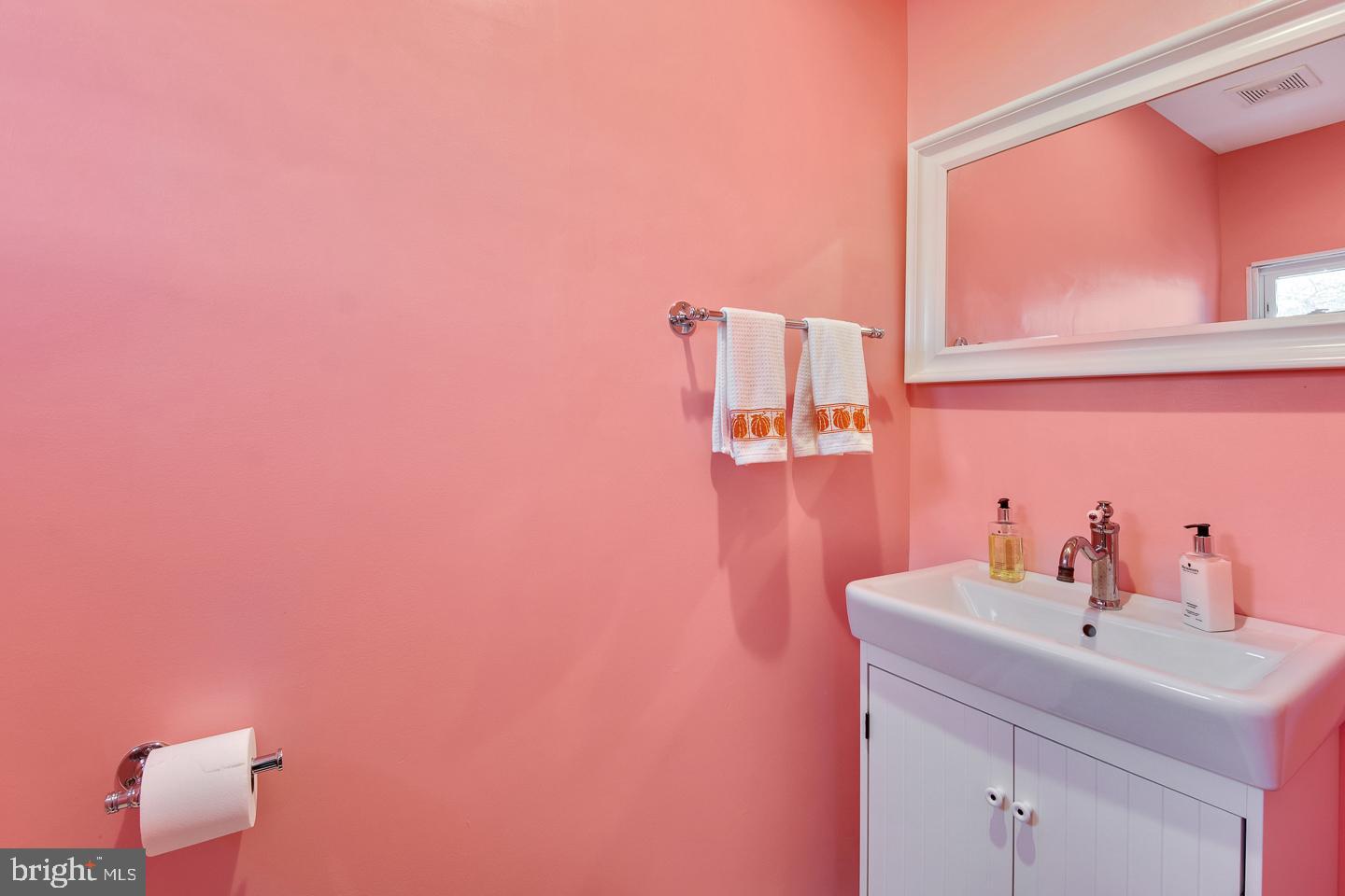 WALNUT HILL - Residential