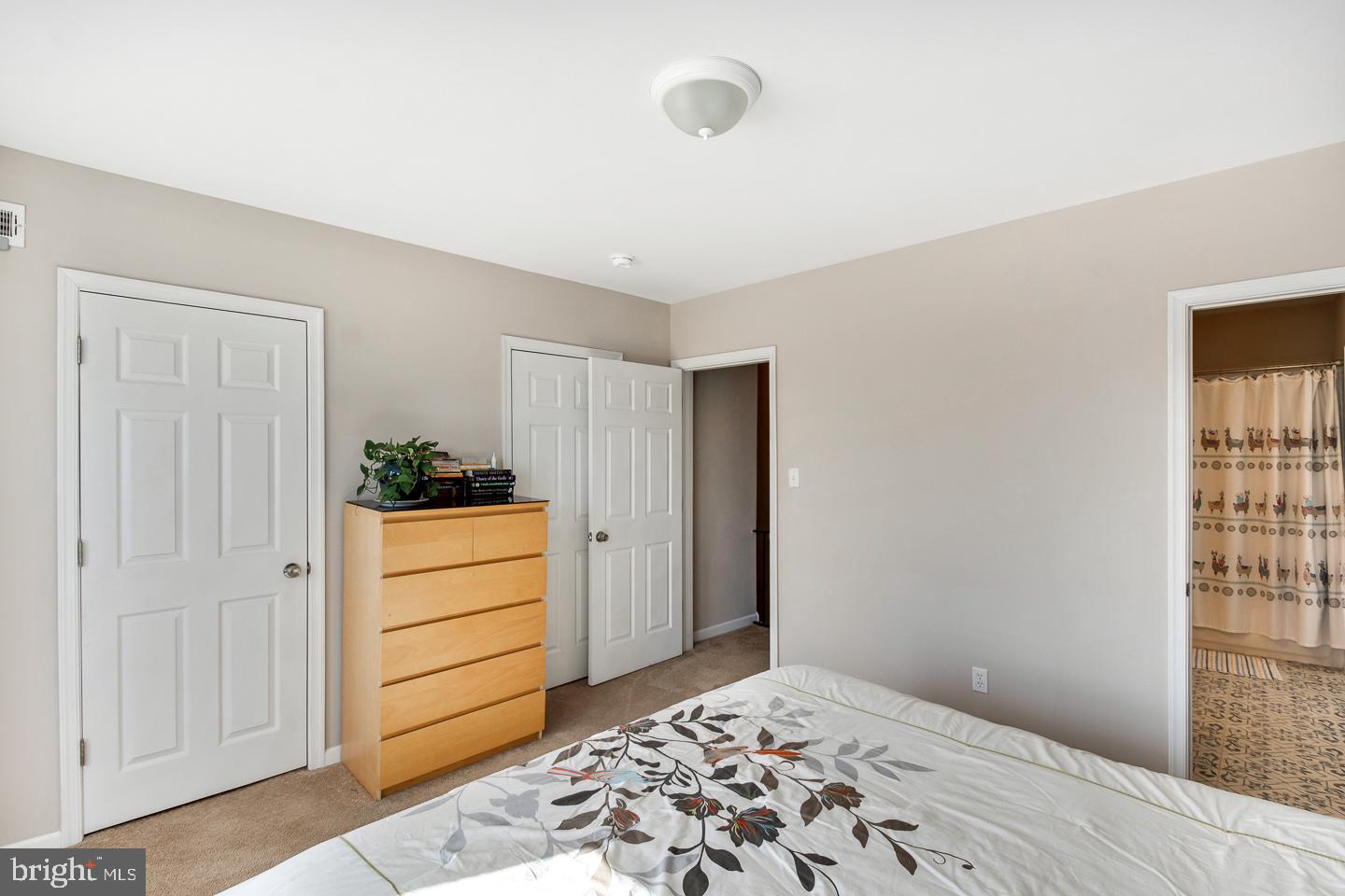 WALNUT HILL - Residential