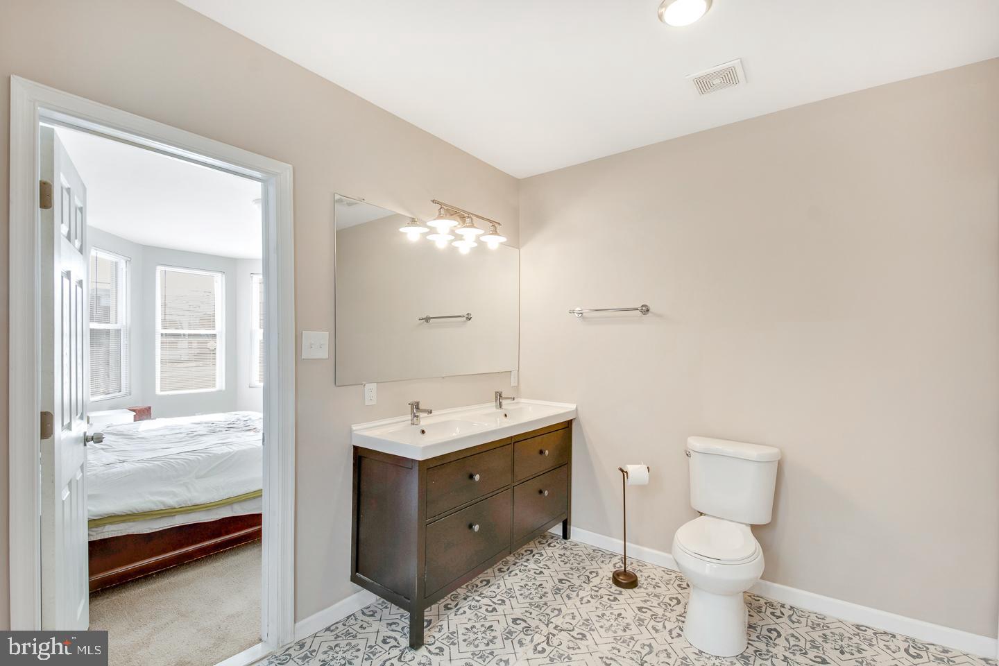 WALNUT HILL - Residential