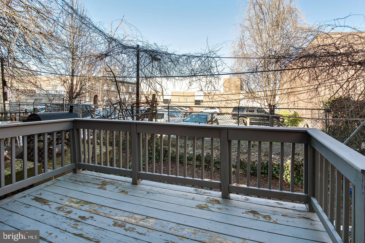 WALNUT HILL - Residential