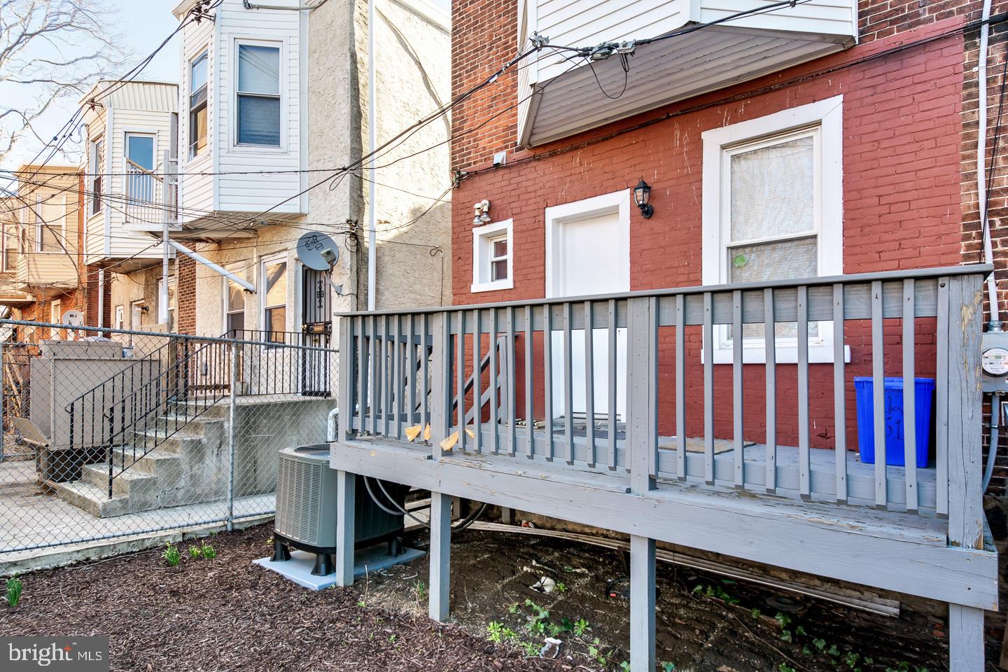 WALNUT HILL - Residential