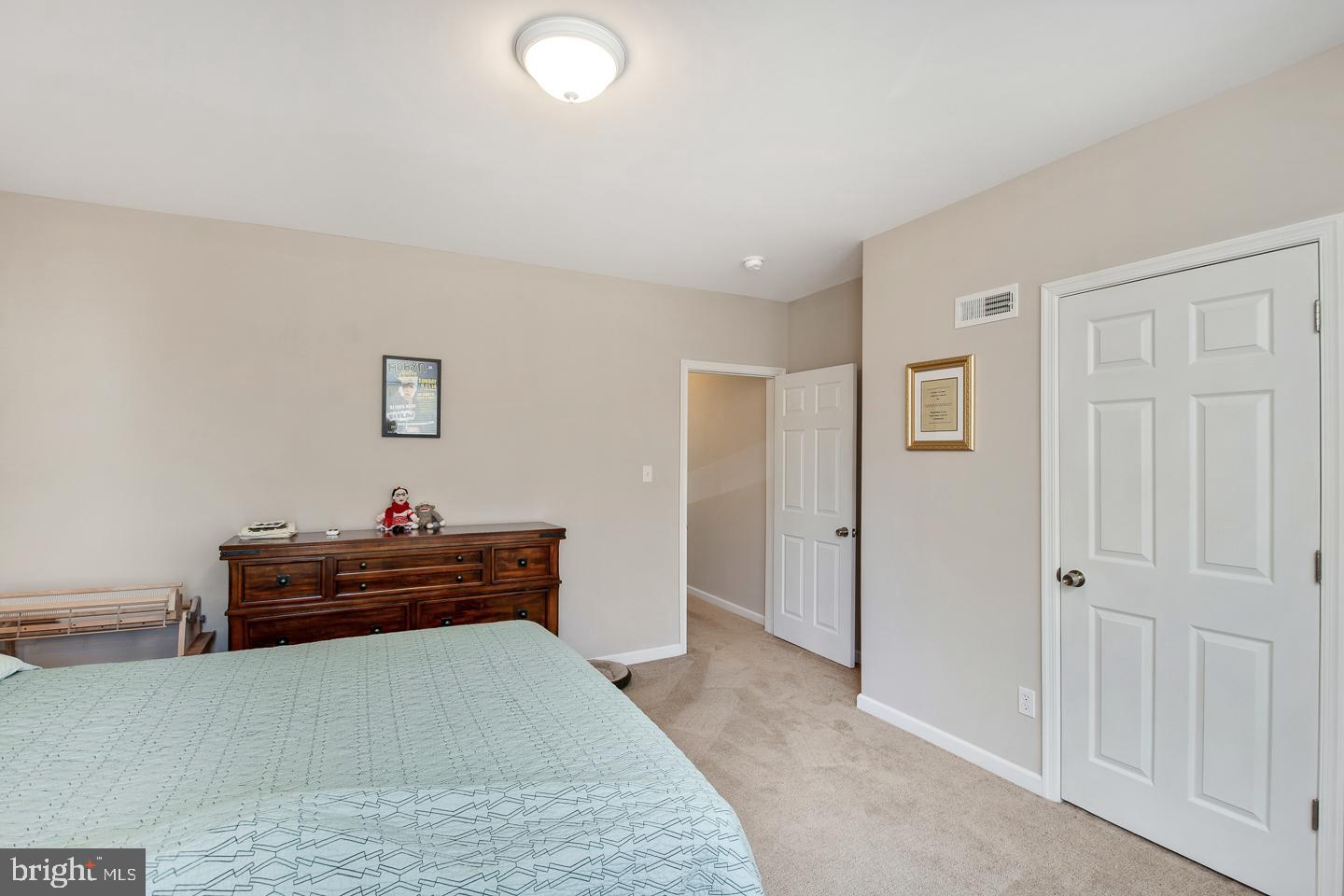 WALNUT HILL - Residential