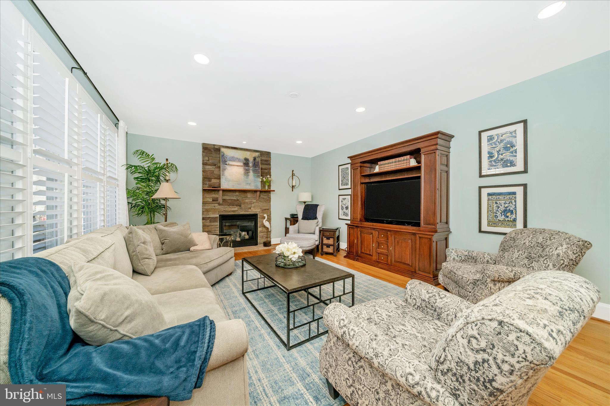 LONE OAK - Residential