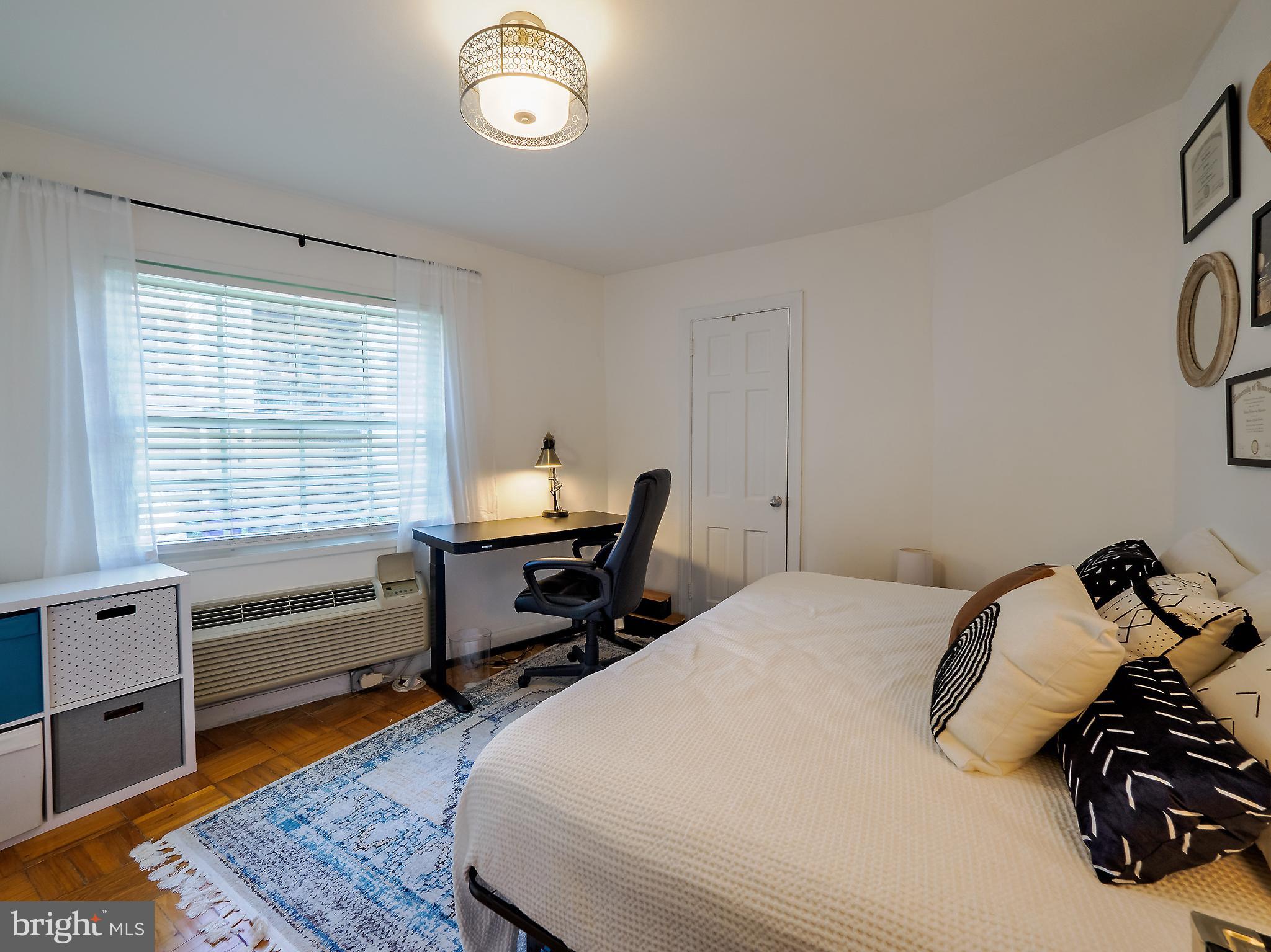 POTOWMACK CROSSING - Residential