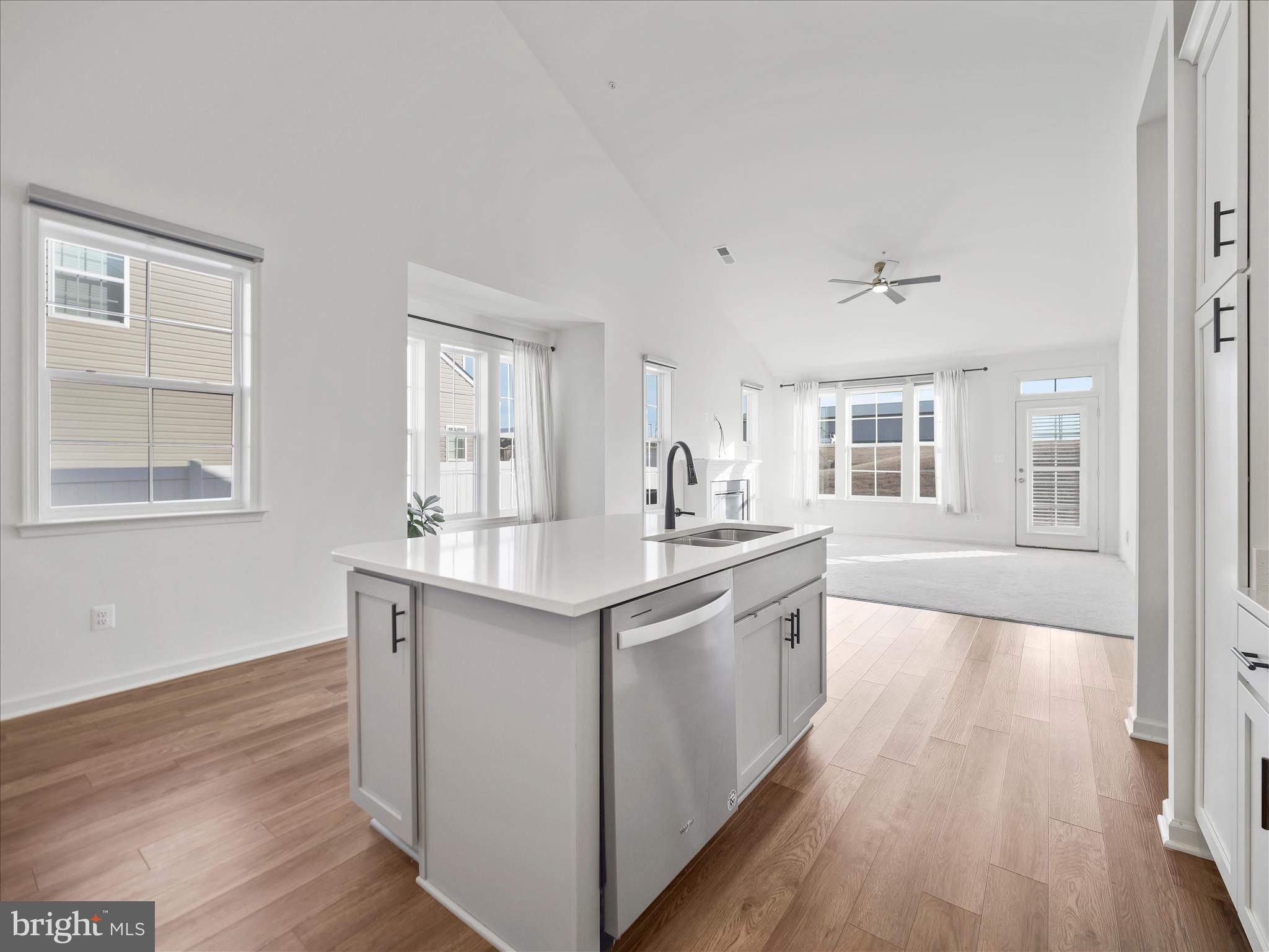 VILLAS AT GATEWAY - Residential