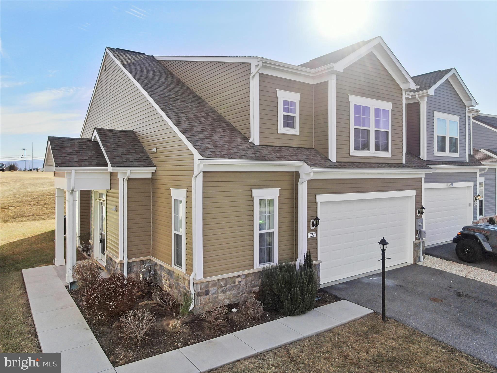 VILLAS AT GATEWAY - Residential