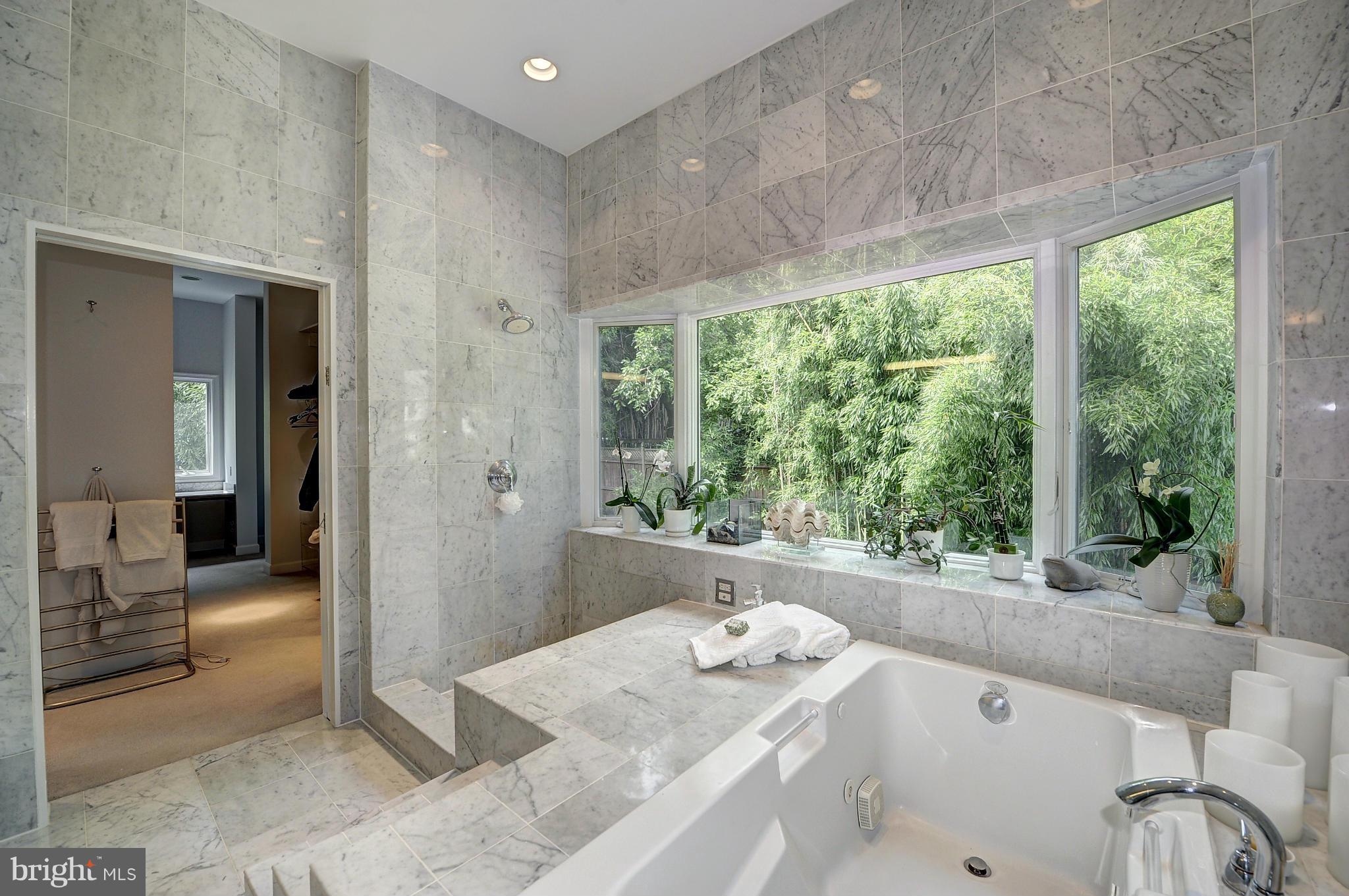 ARLINGTON RIDGE - Residential