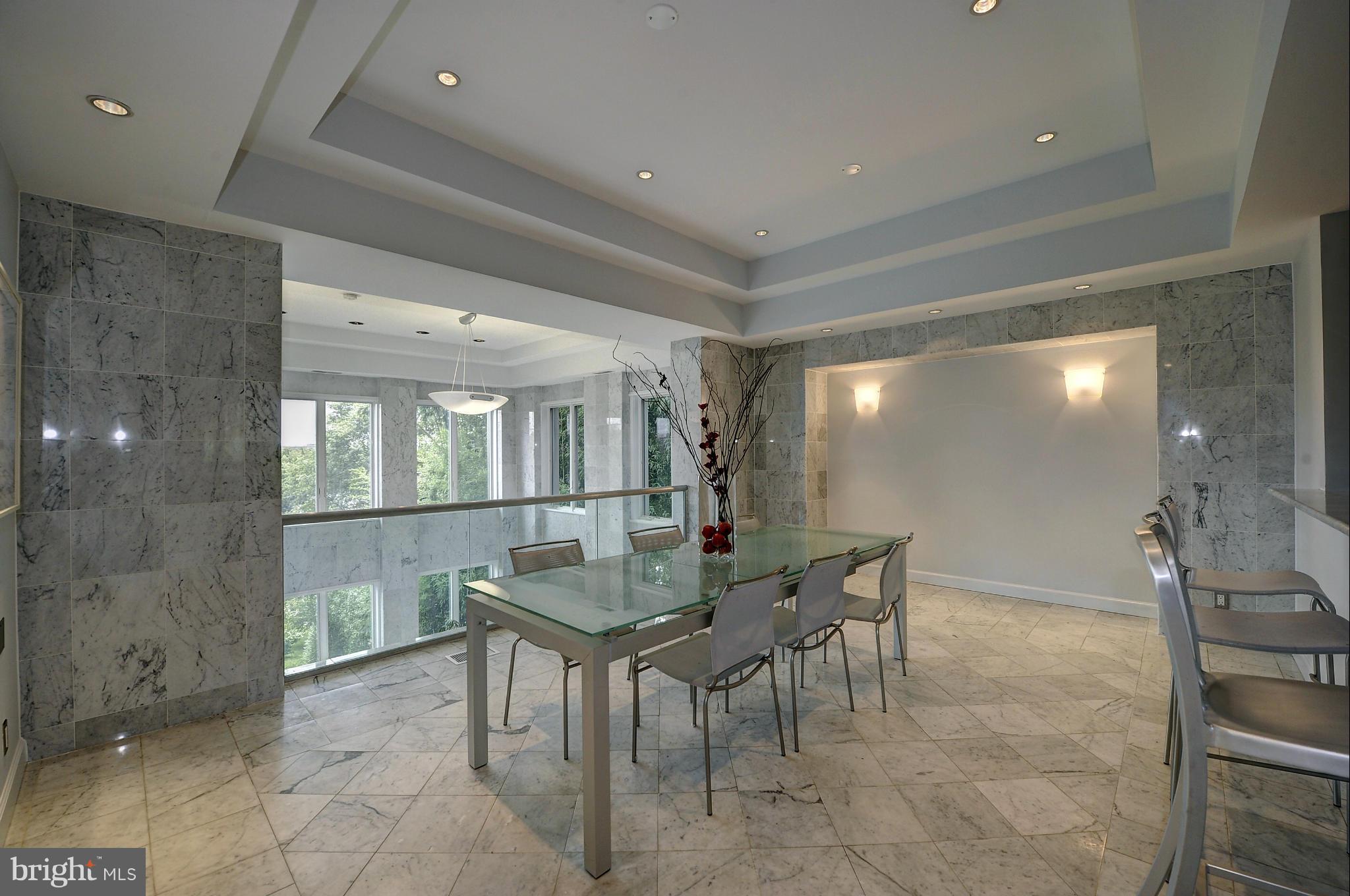 ARLINGTON RIDGE - Residential