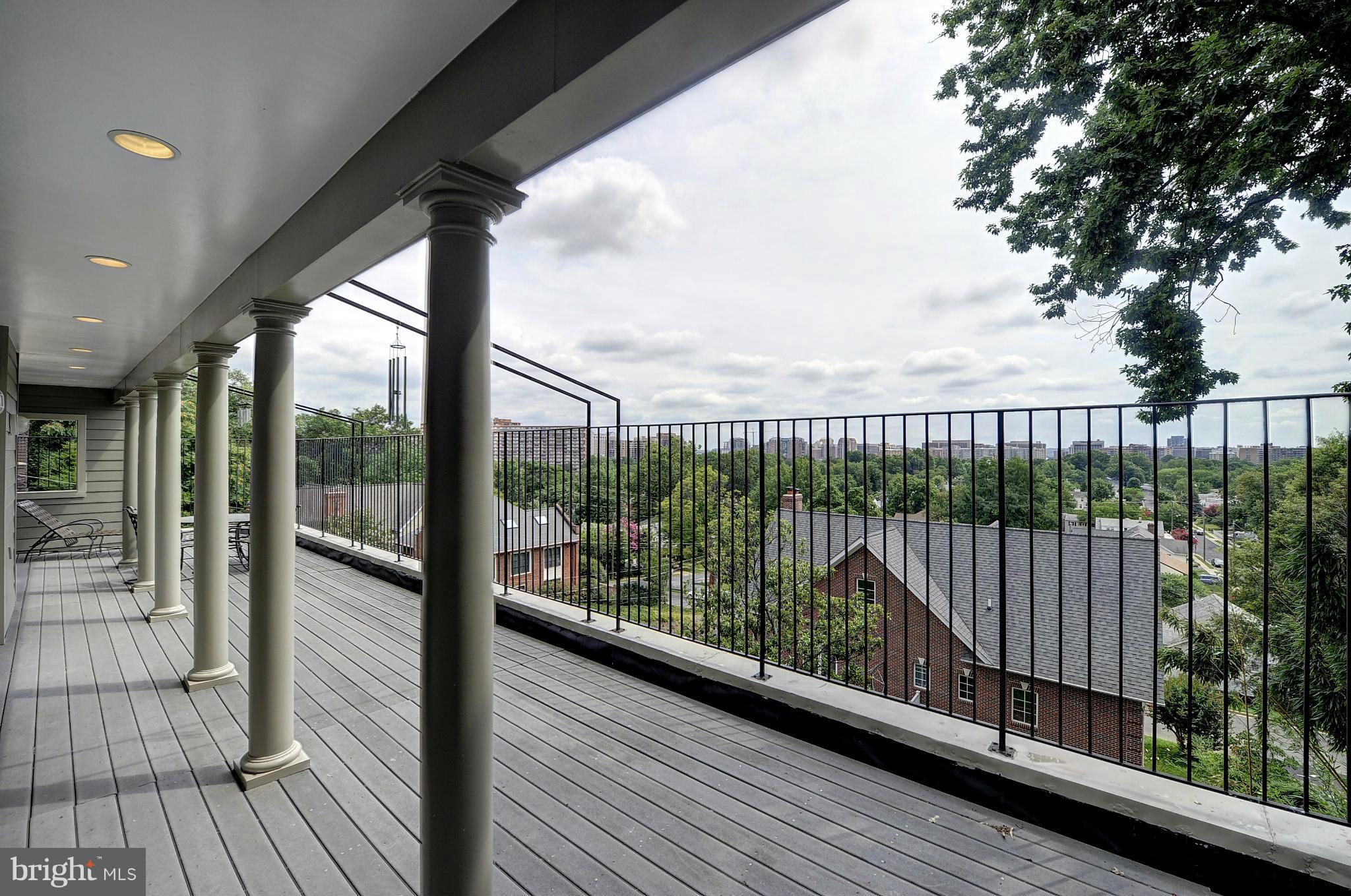 ARLINGTON RIDGE - Residential