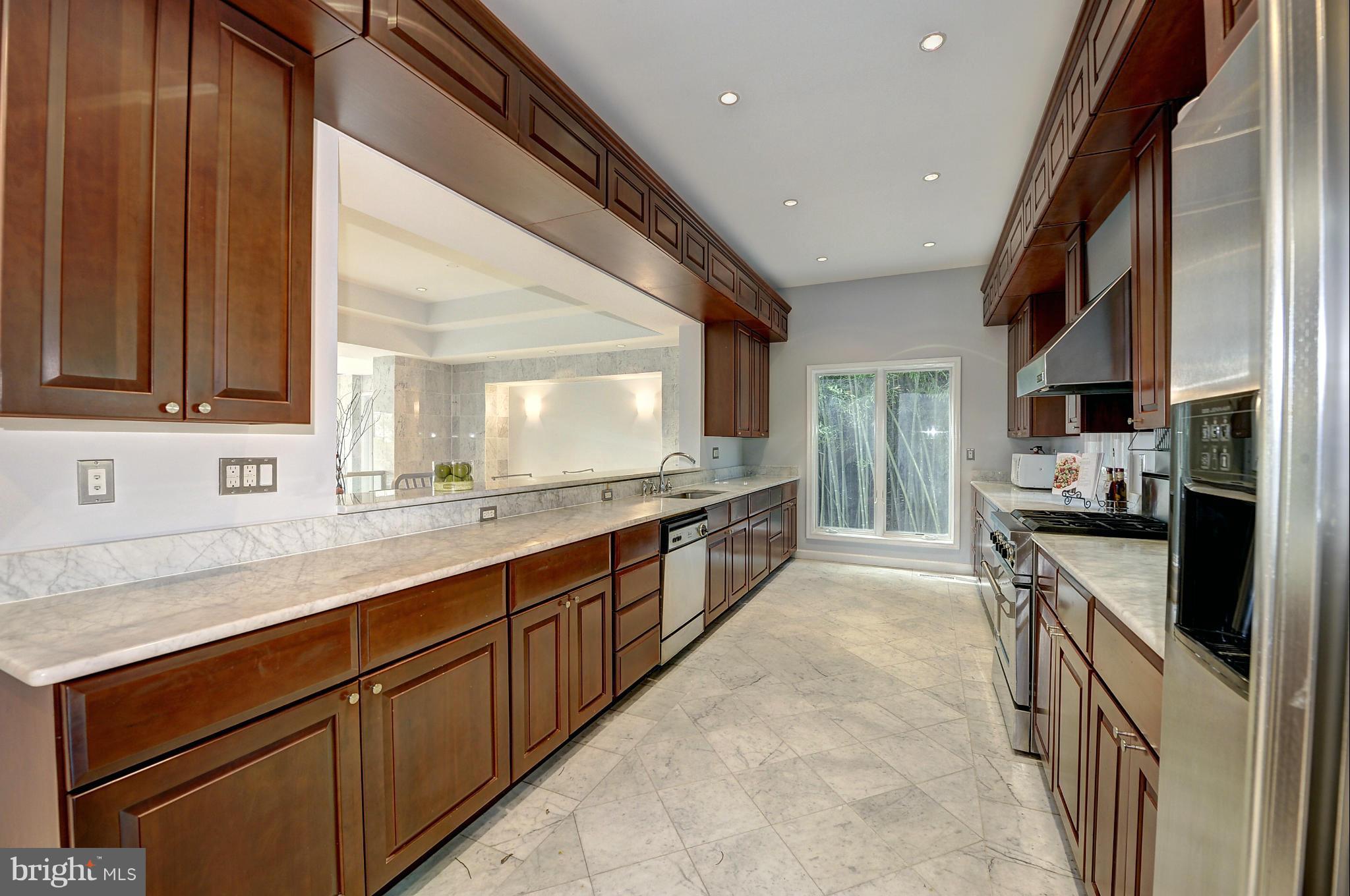 ARLINGTON RIDGE - Residential