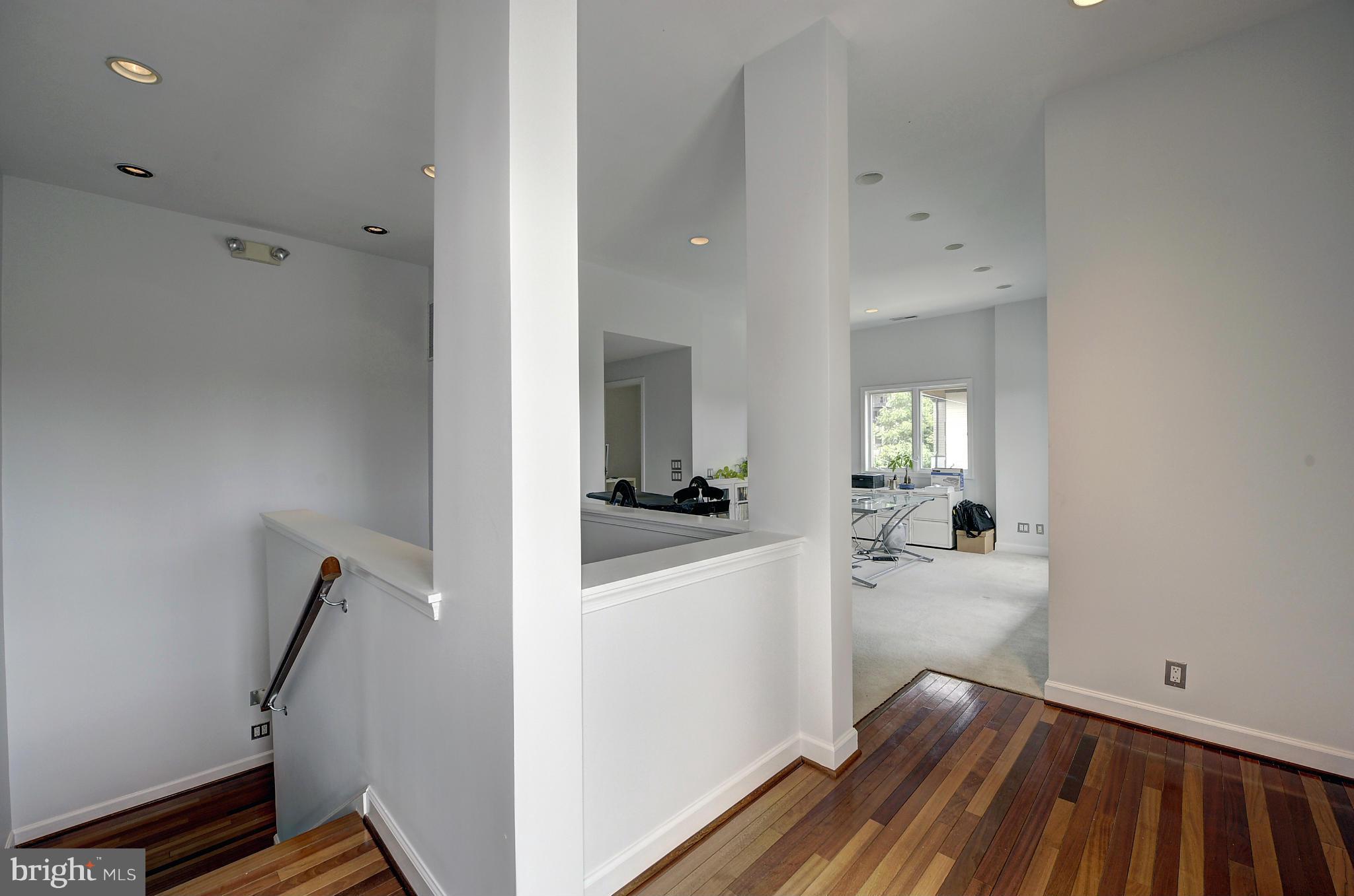 ARLINGTON RIDGE - Residential