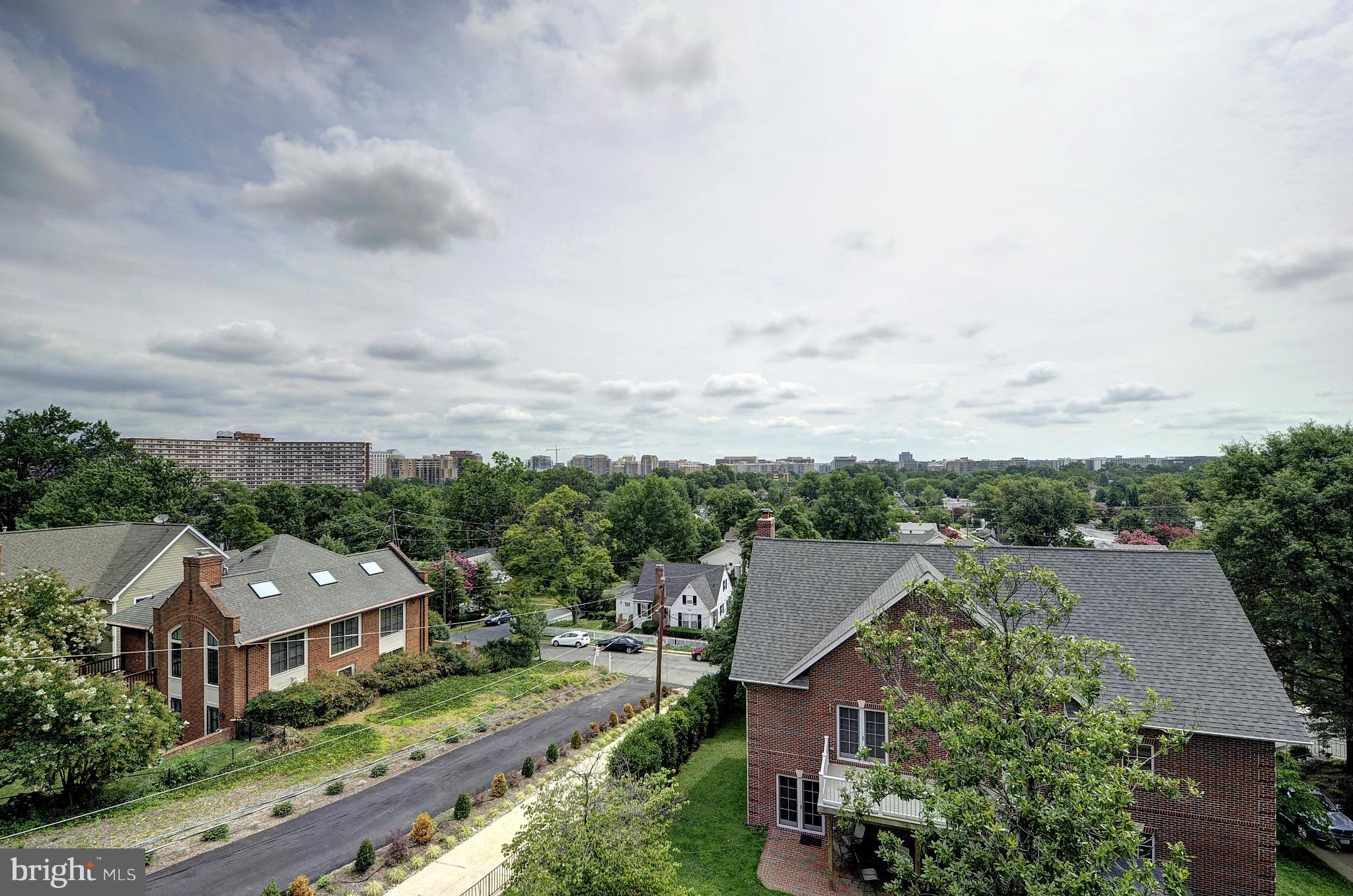 ARLINGTON RIDGE - Residential