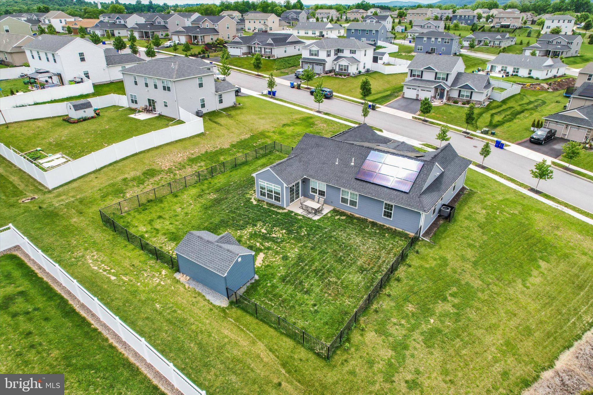 WINDY HEIGHTS, THE NEW - Residential