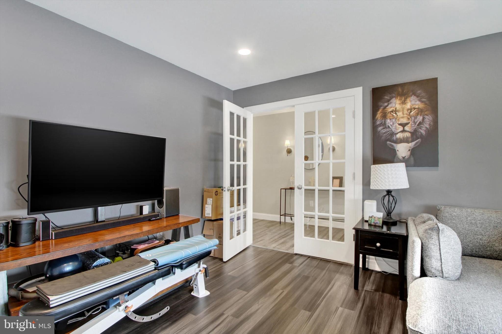 WINDY HEIGHTS, THE NEW - Residential