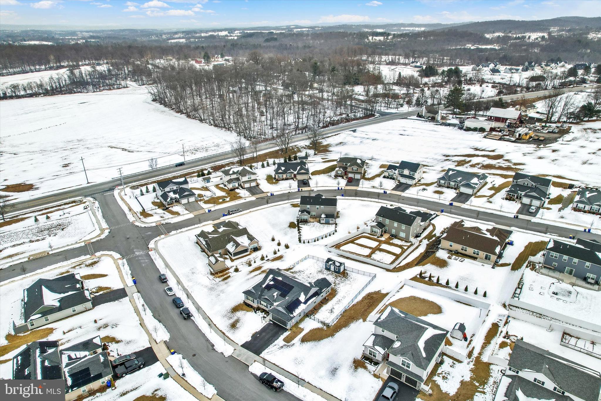 WINDY HEIGHTS, THE NEW - Residential