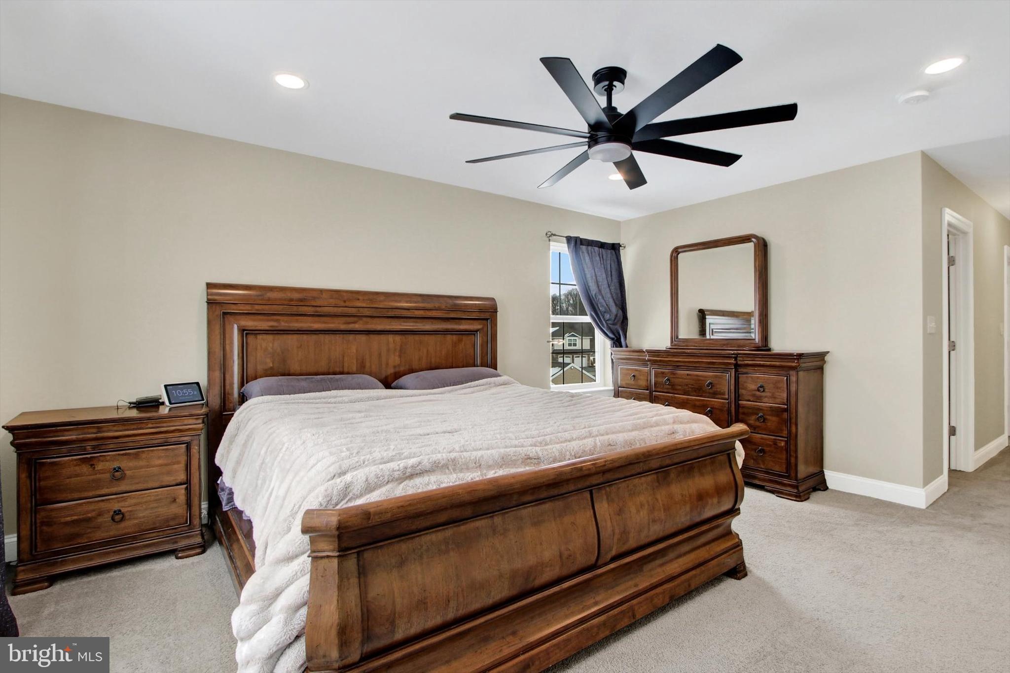 WINDY HEIGHTS, THE NEW - Residential