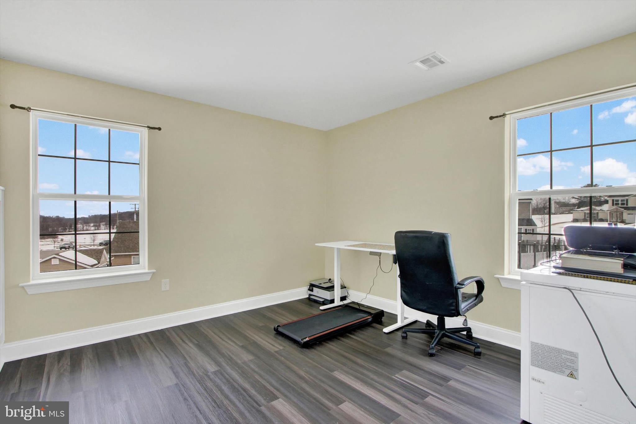 WINDY HEIGHTS, THE NEW - Residential