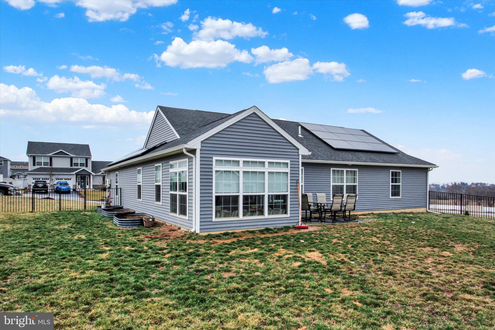 WINDY HEIGHTS, THE NEW - Residential