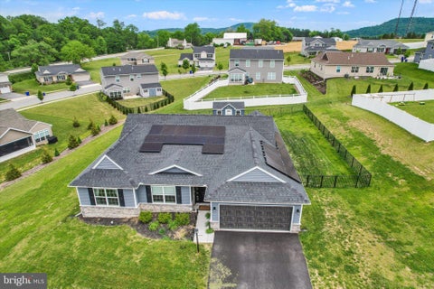 Homes For Sale - 303 Normandy Lane<br/> DILLSBURG, PA 17019