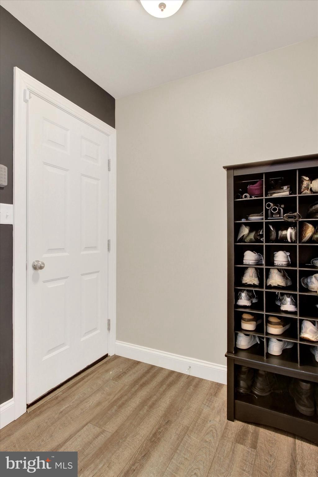 WINDY HEIGHTS, THE NEW - Residential