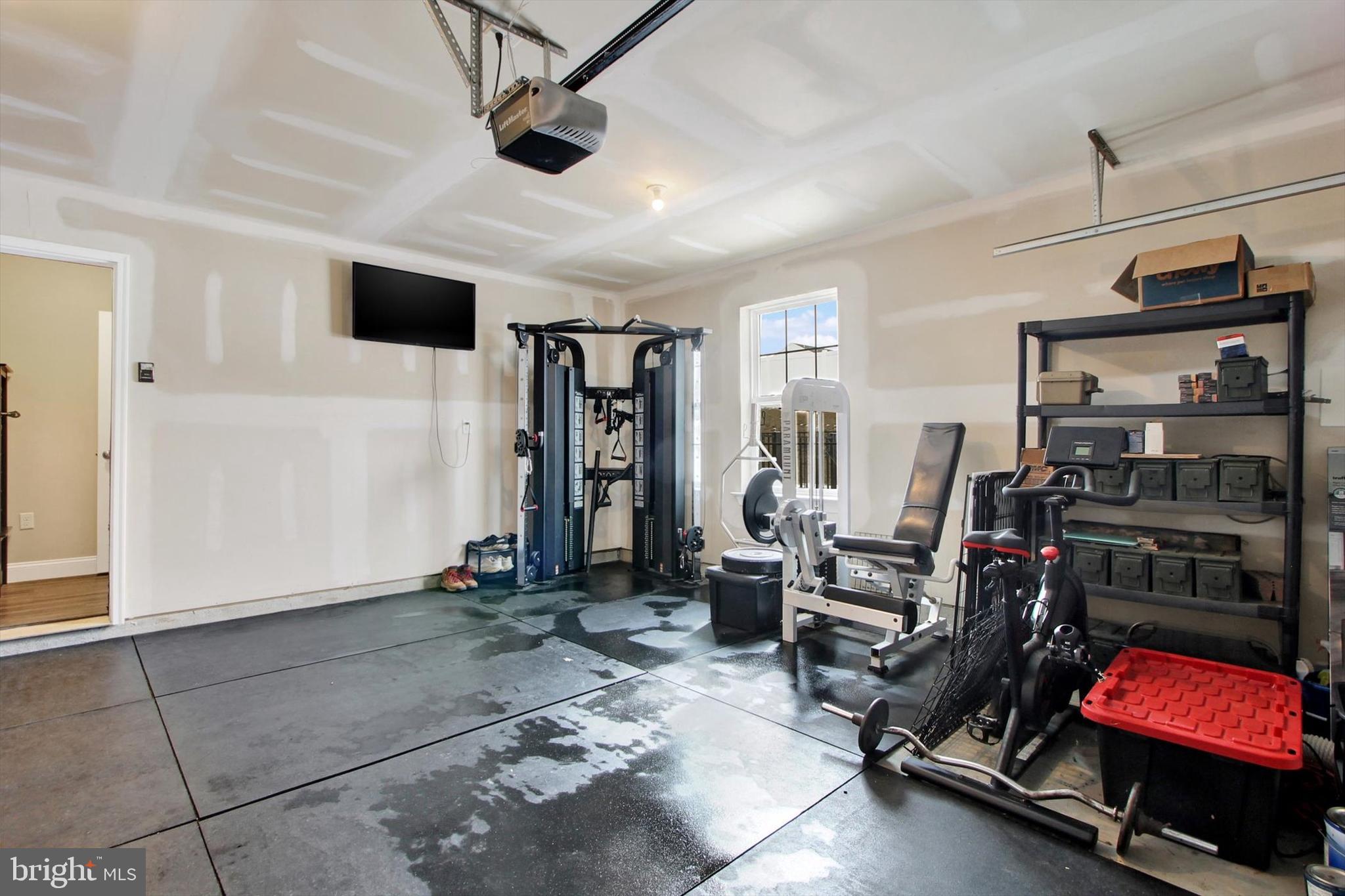 WINDY HEIGHTS, THE NEW - Residential