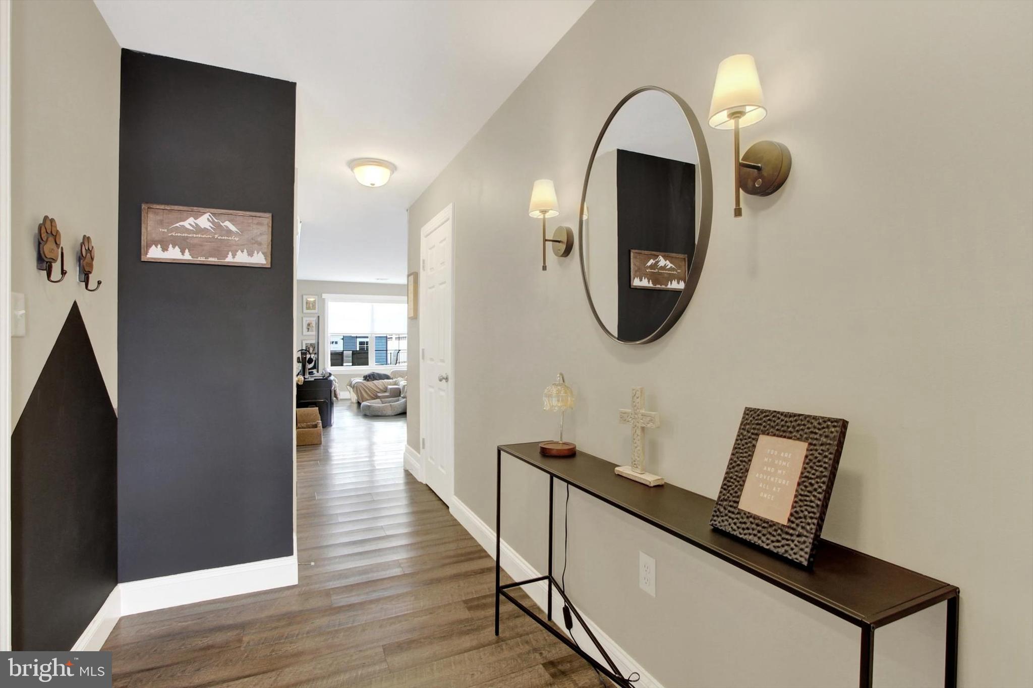 WINDY HEIGHTS, THE NEW - Residential