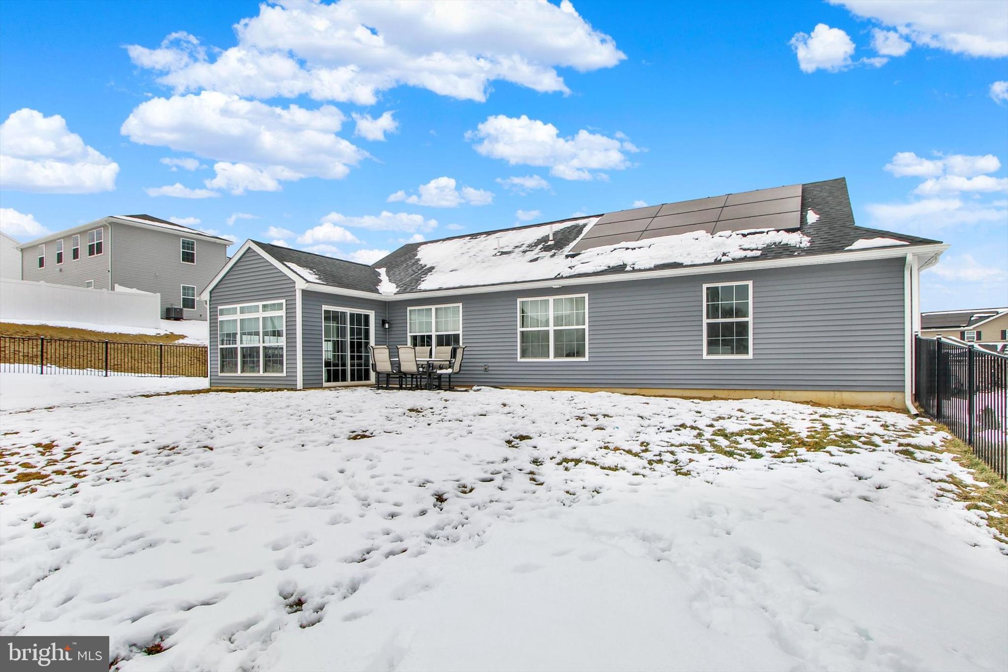 WINDY HEIGHTS, THE NEW - Residential