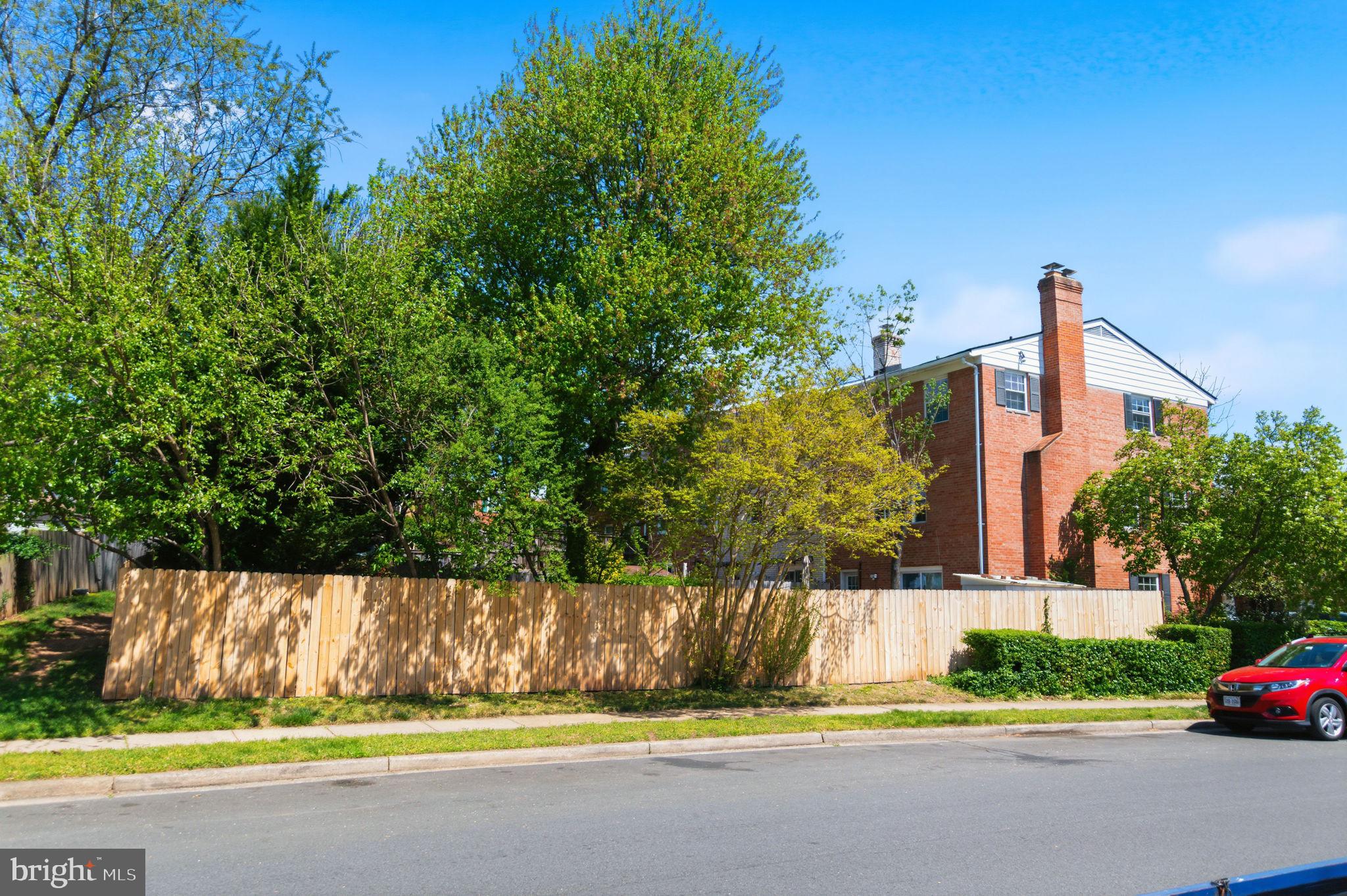 BROOKSIDE - Residential