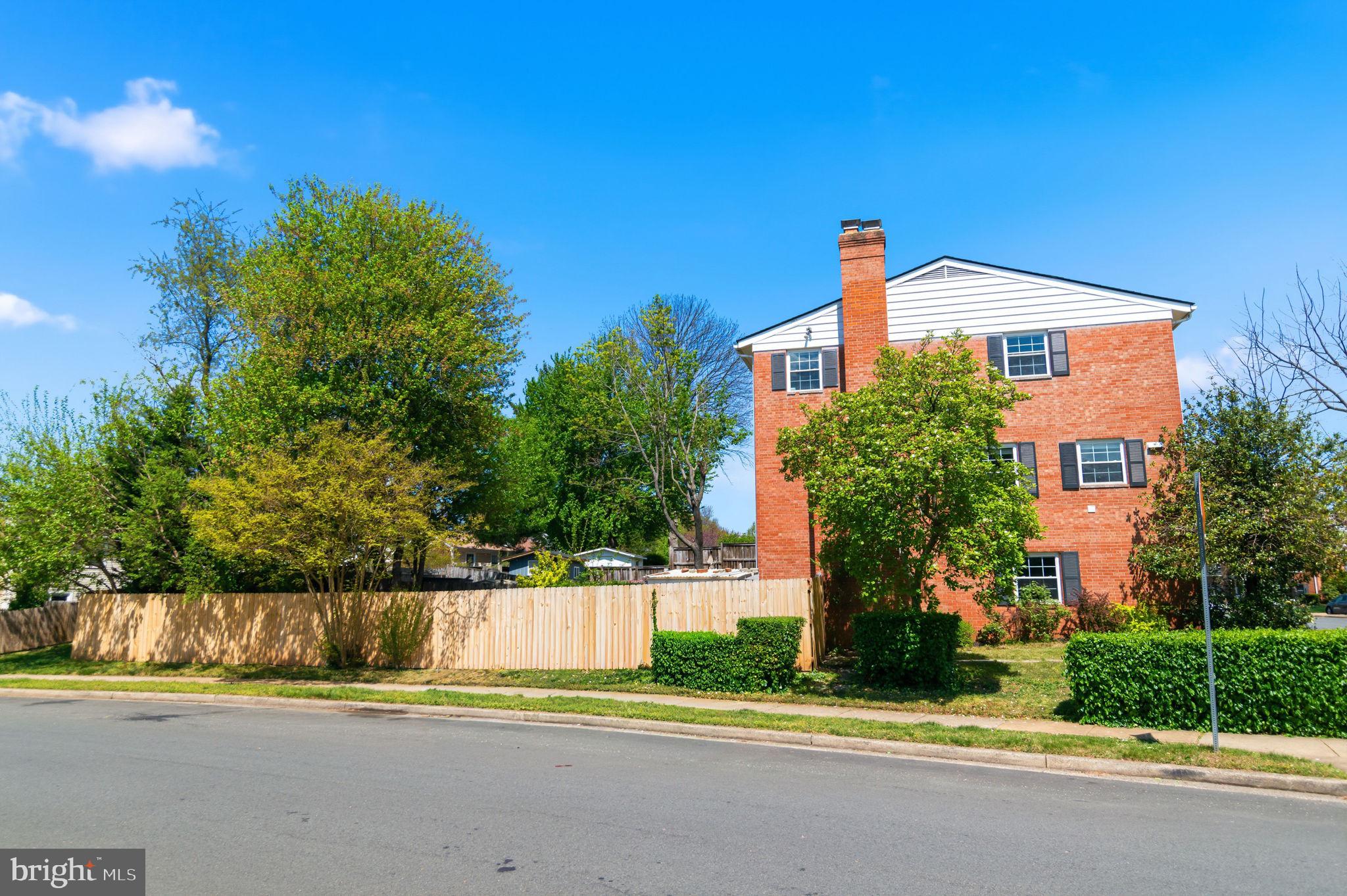 BROOKSIDE - Residential