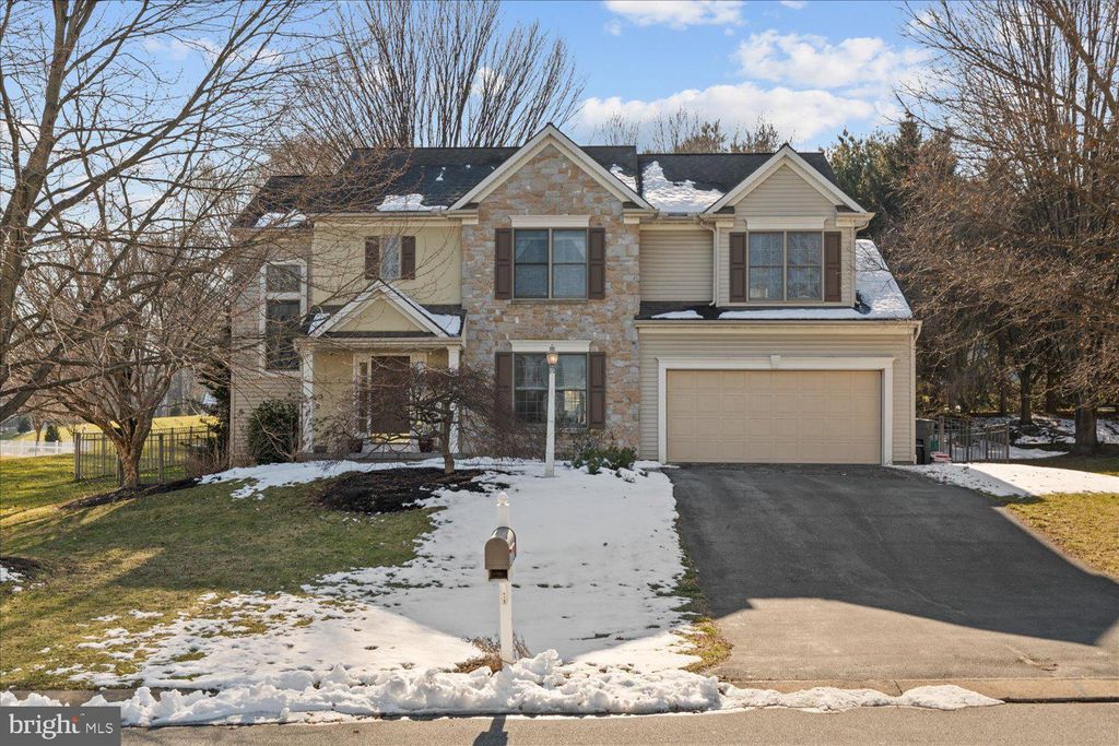 Photo of 1302 Hyde Park Drive, Lancaster, PA 17601 (MLS # PALA2047140)