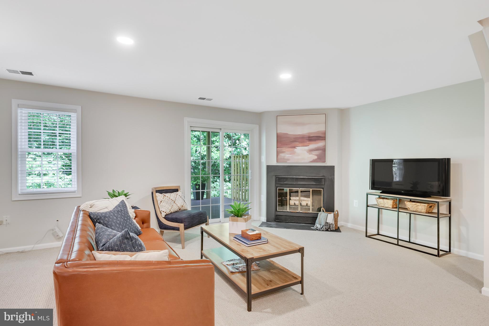 CARRIAGE GATE - Residential