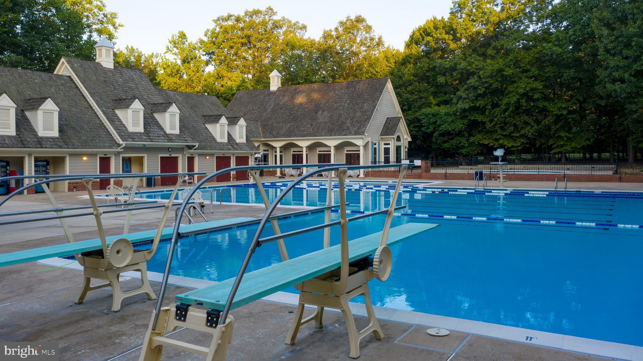 CROSSPOINTE - Residential